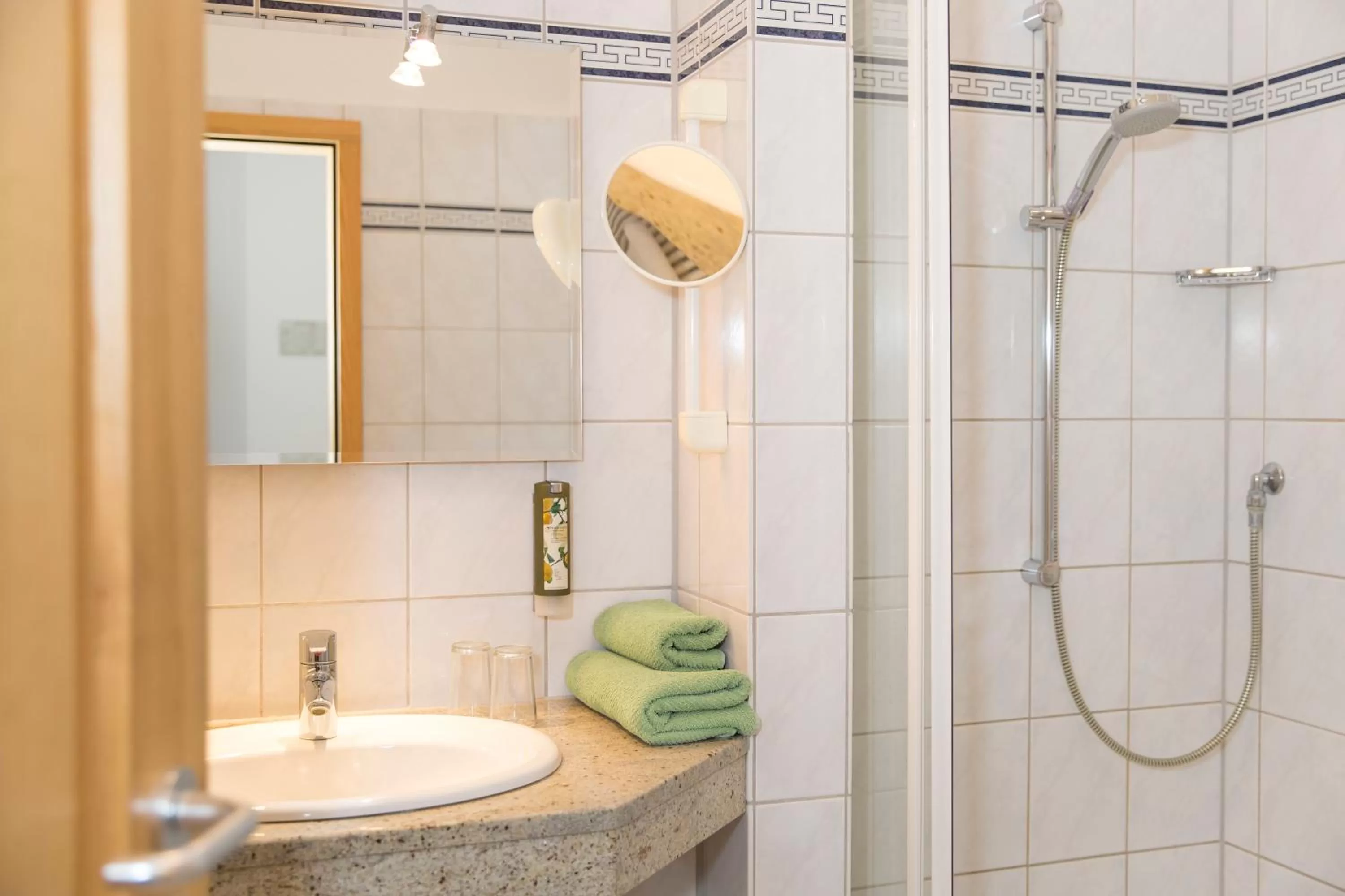 Bathroom in Ökotel Hamburg