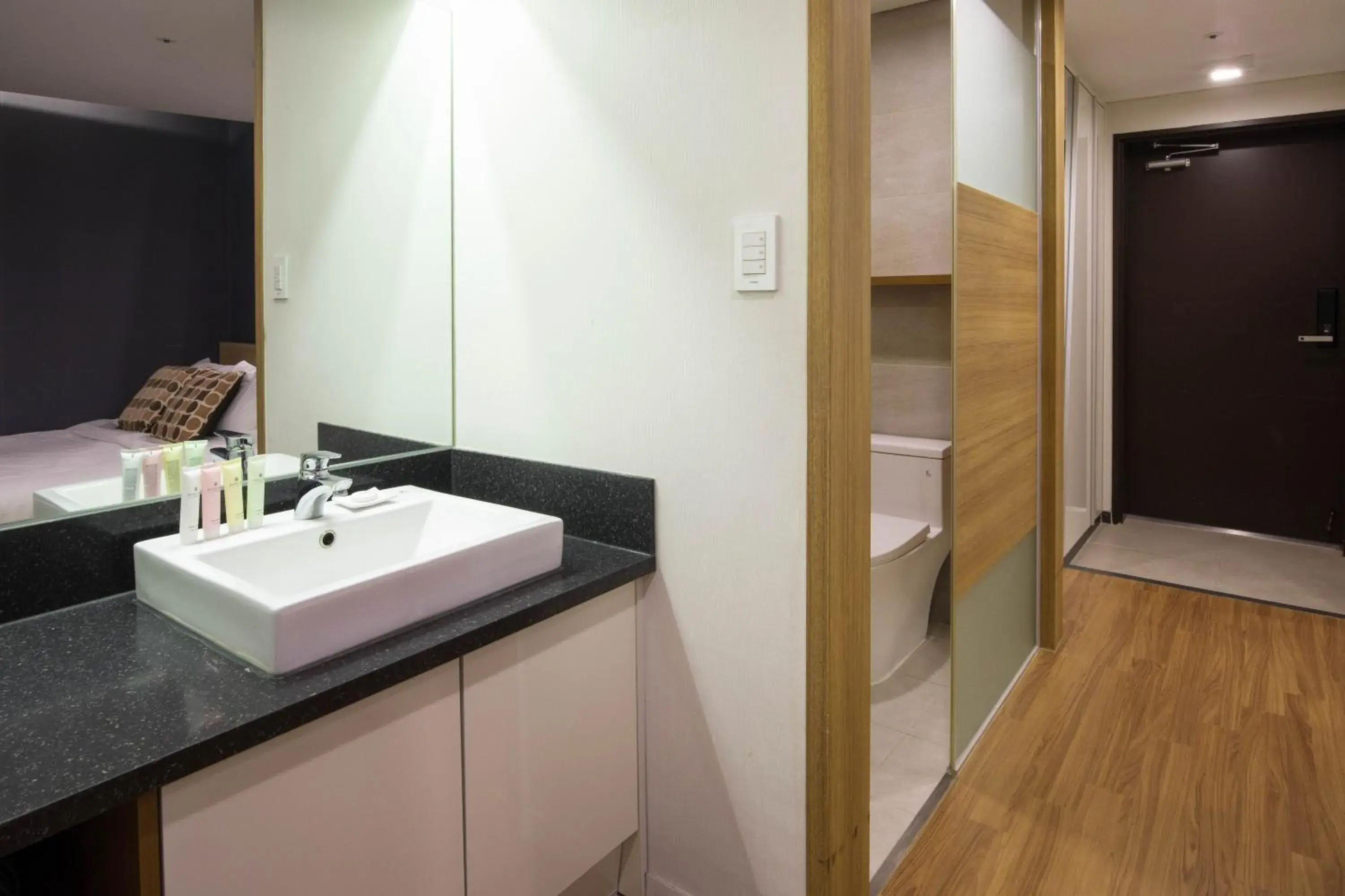 Photo of the whole room, Bathroom in Vistacay Hotel World Cup