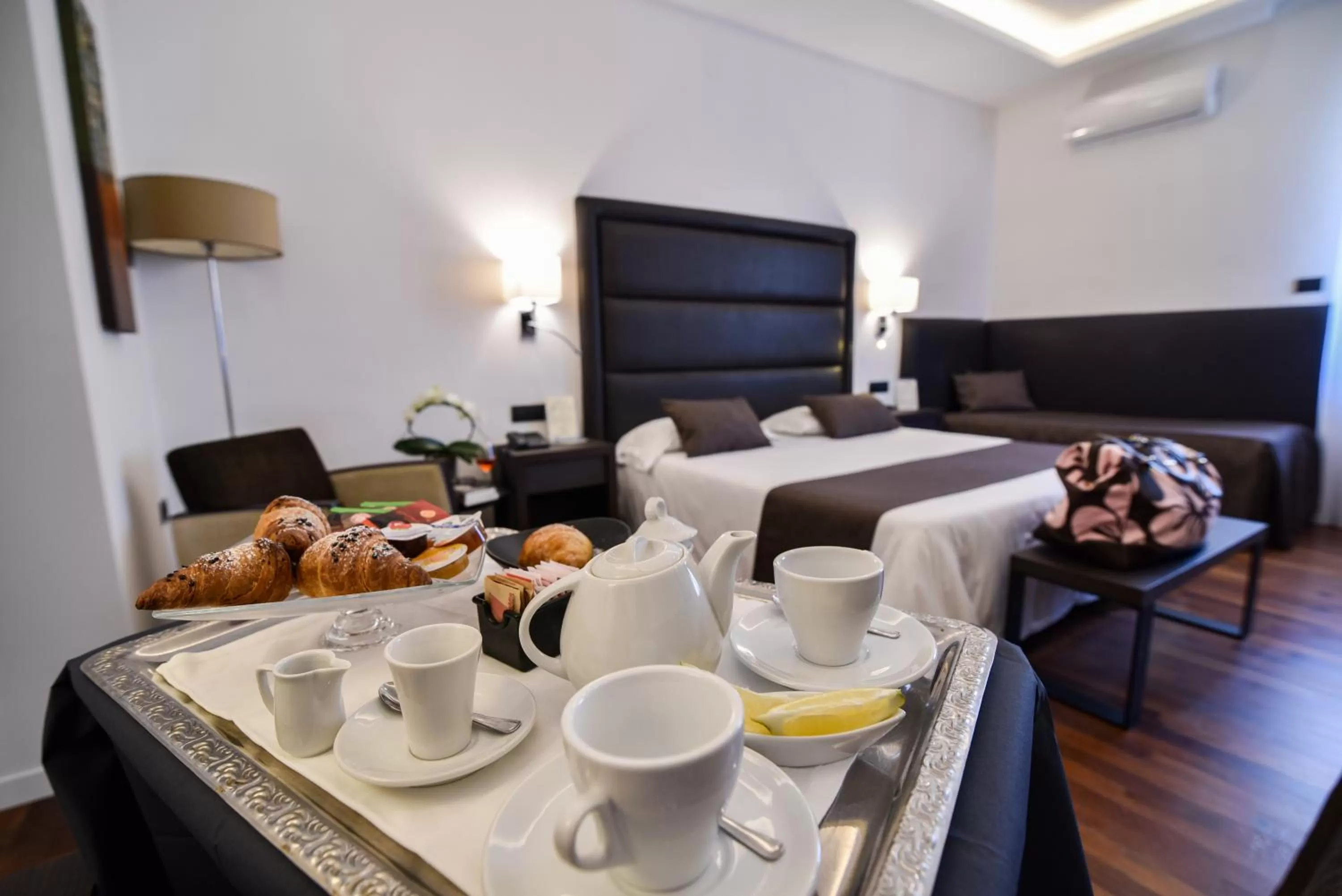 Breakfast, Bed in Hotel Palma