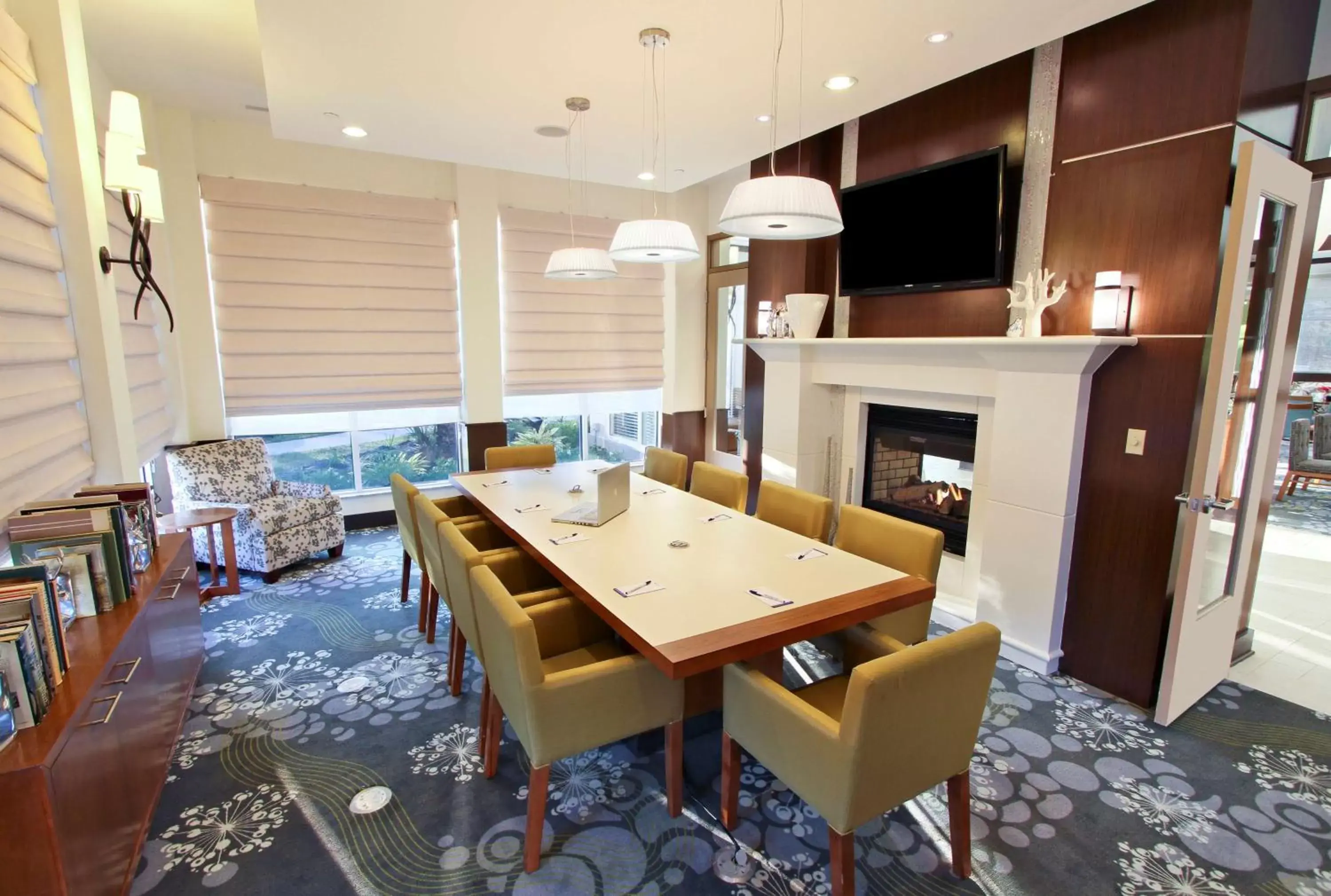 Meeting/conference room, Restaurant/Places to Eat in Hilton Garden Inn Covington/Mandeville