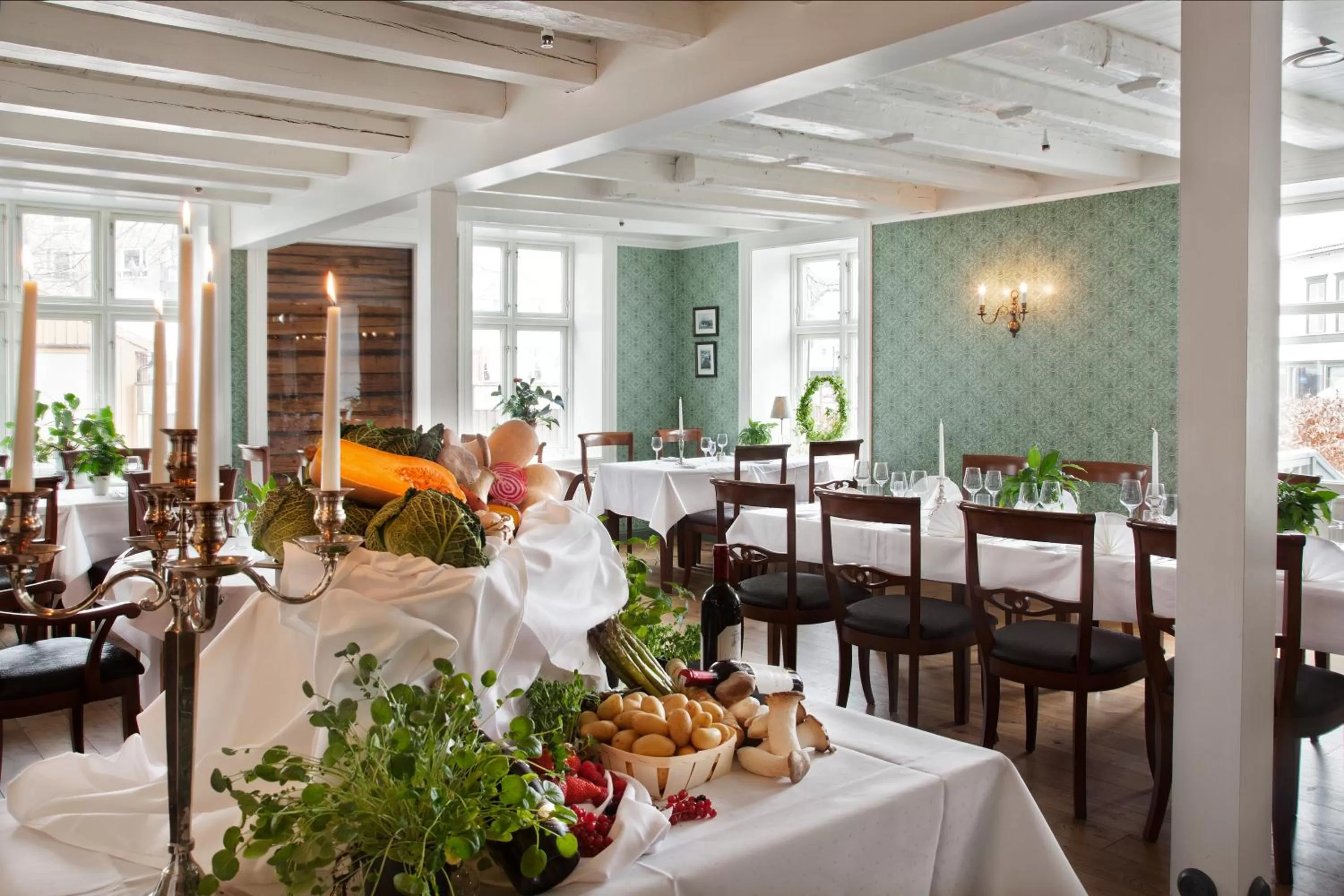 Food and drinks in Hotel Kong Carl - Unike Hoteller