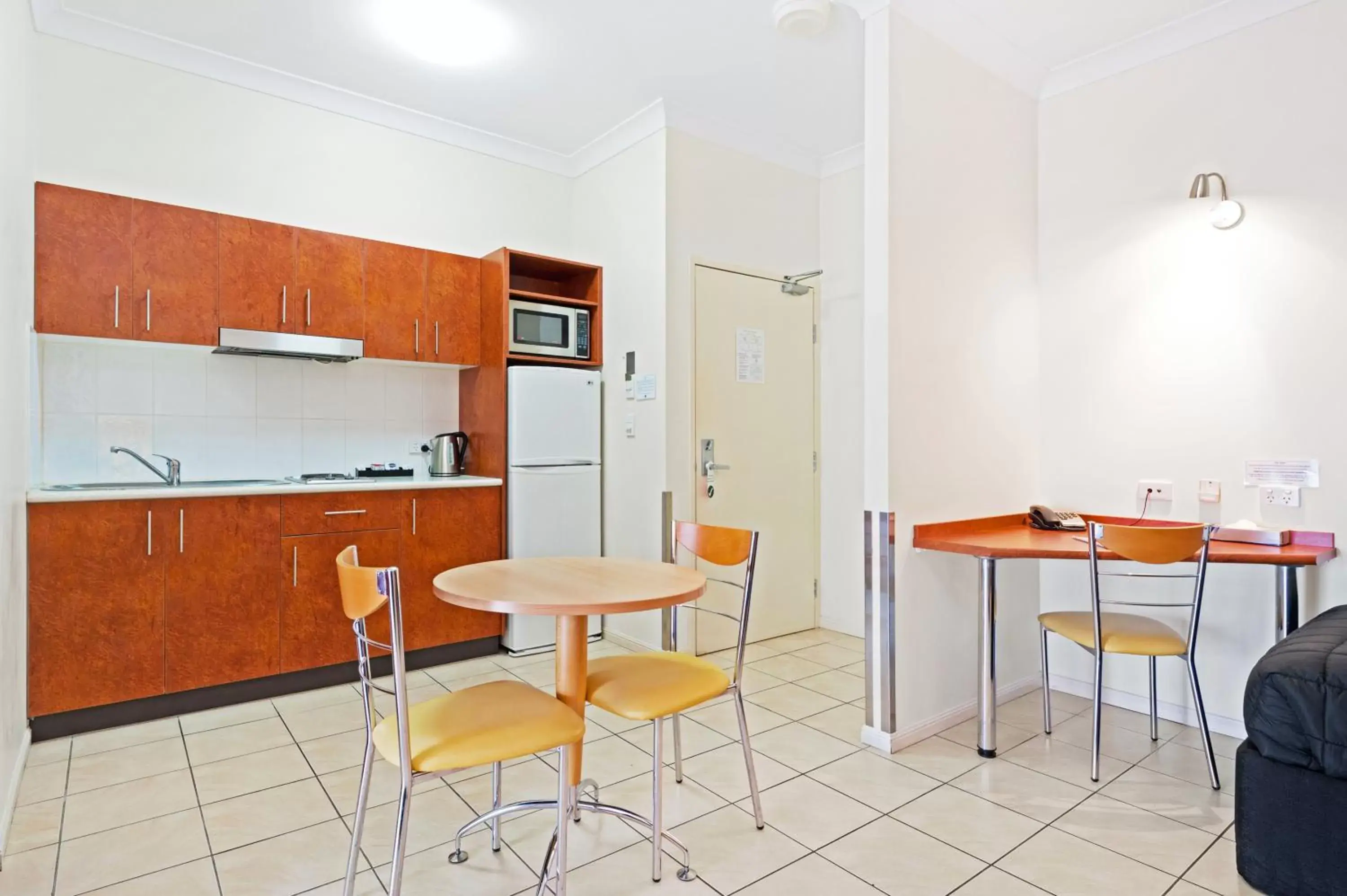 Kitchen or kitchenette, Kitchen/Kitchenette in Cairns Queens Court