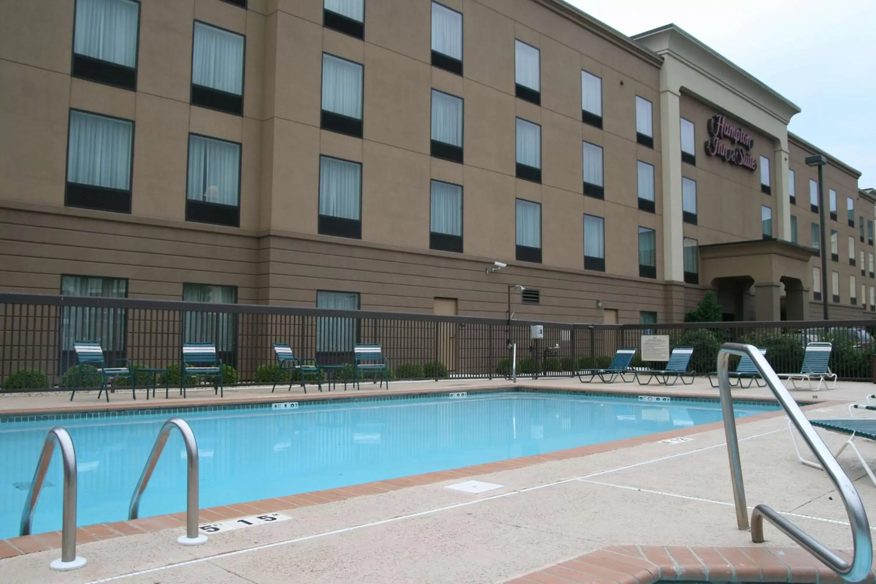 Pool view, Swimming Pool in Hampton Inn & Suites Oxford-Anniston