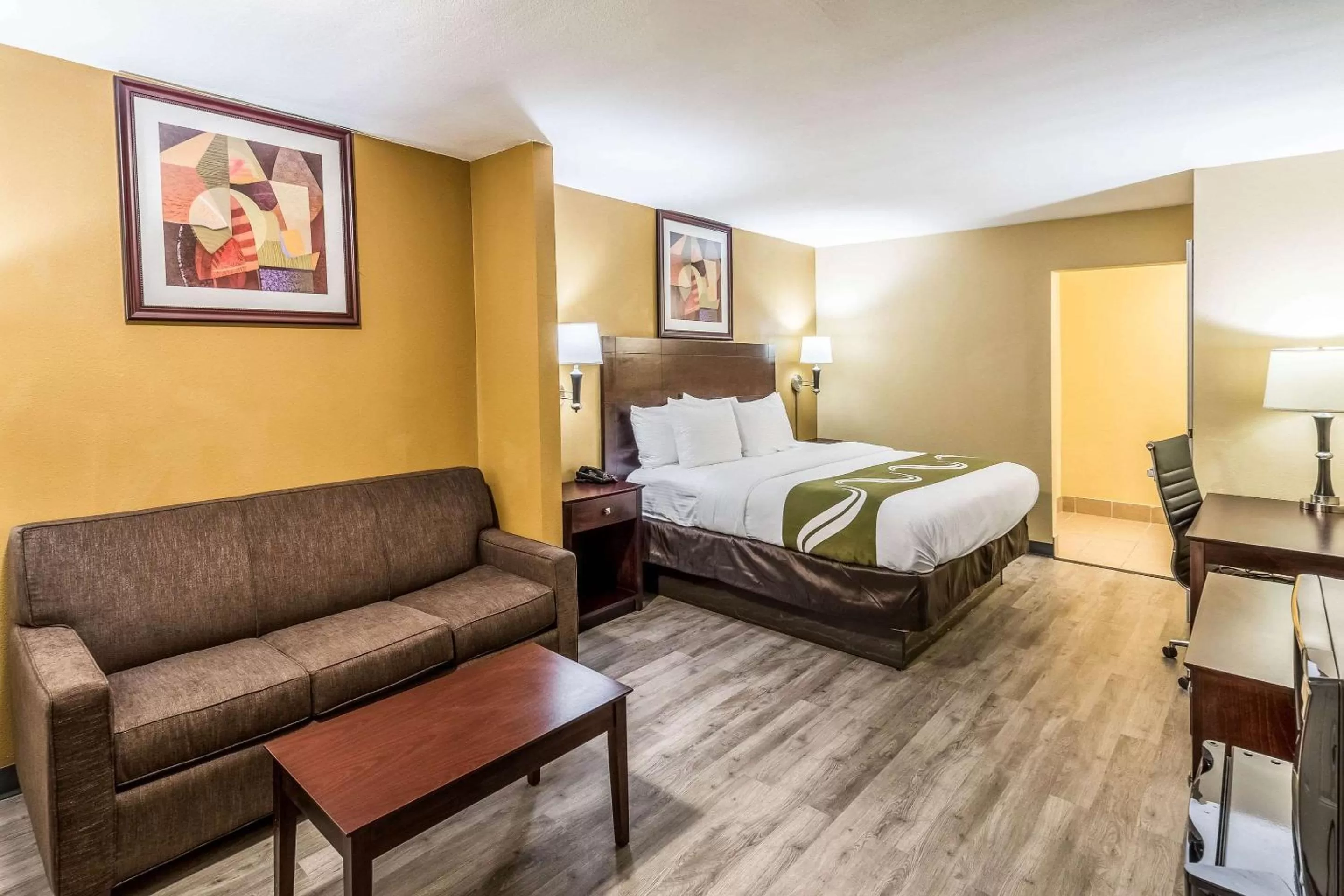 Photo of the whole room, Bed in Quality Inn Corsicana