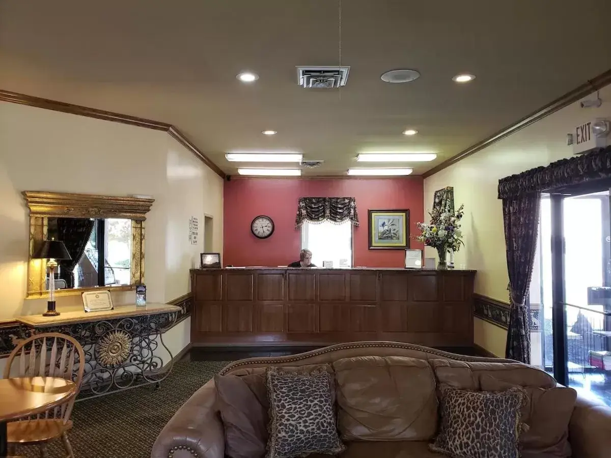 Lobby or reception, Lobby/Reception in Hot Springs Village Inn