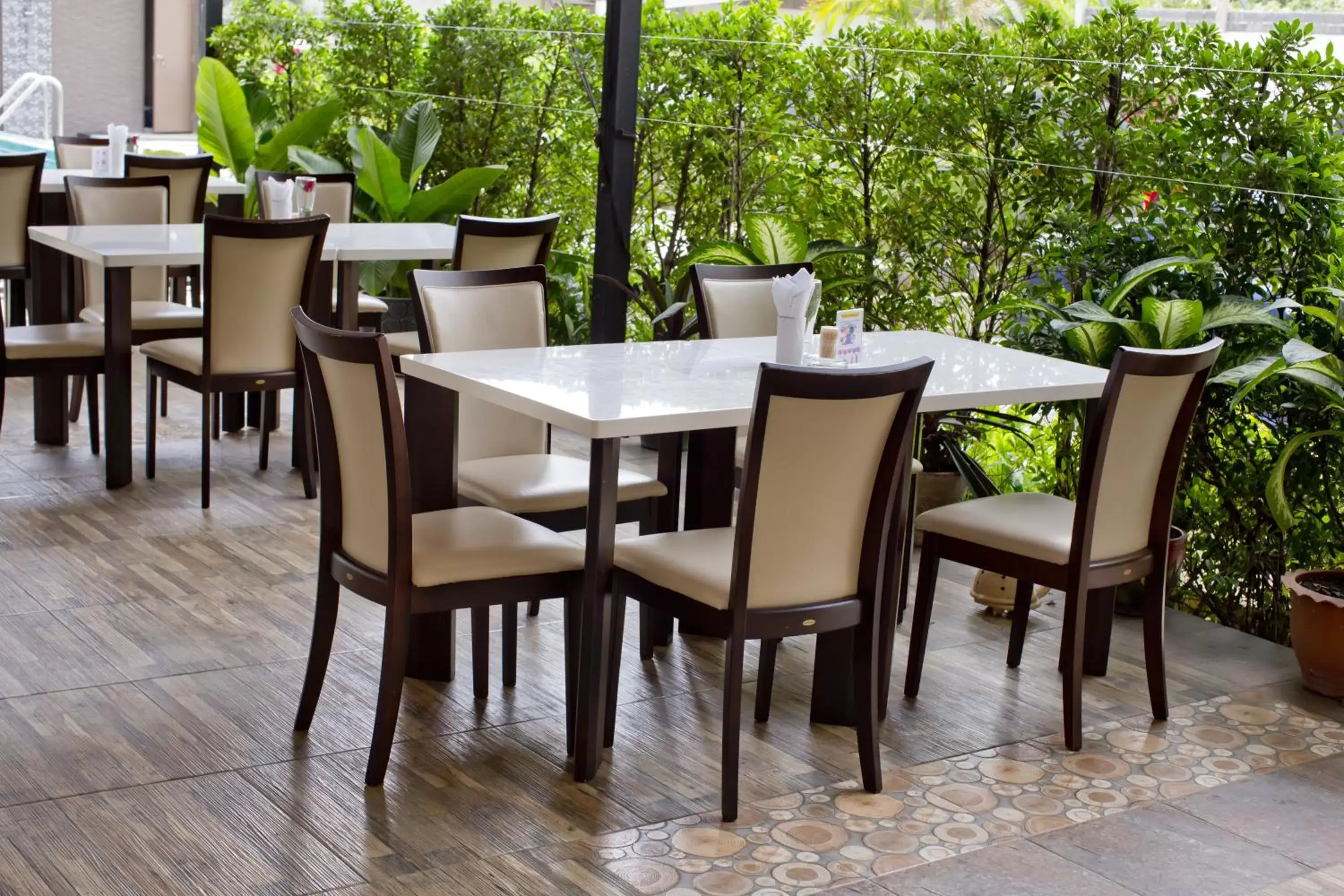 Restaurant/places to eat in Sinsuvarn Airport Suite Hotel Restaurant/places to eat in Sinsuvarn Airport Suite Hotel