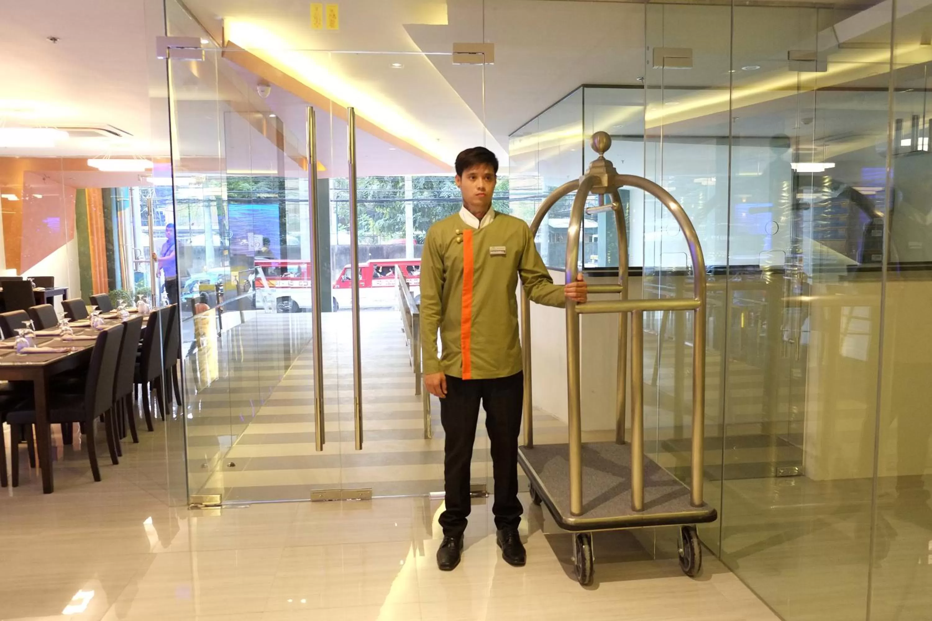 Facade/entrance in Southpole Central Hotel