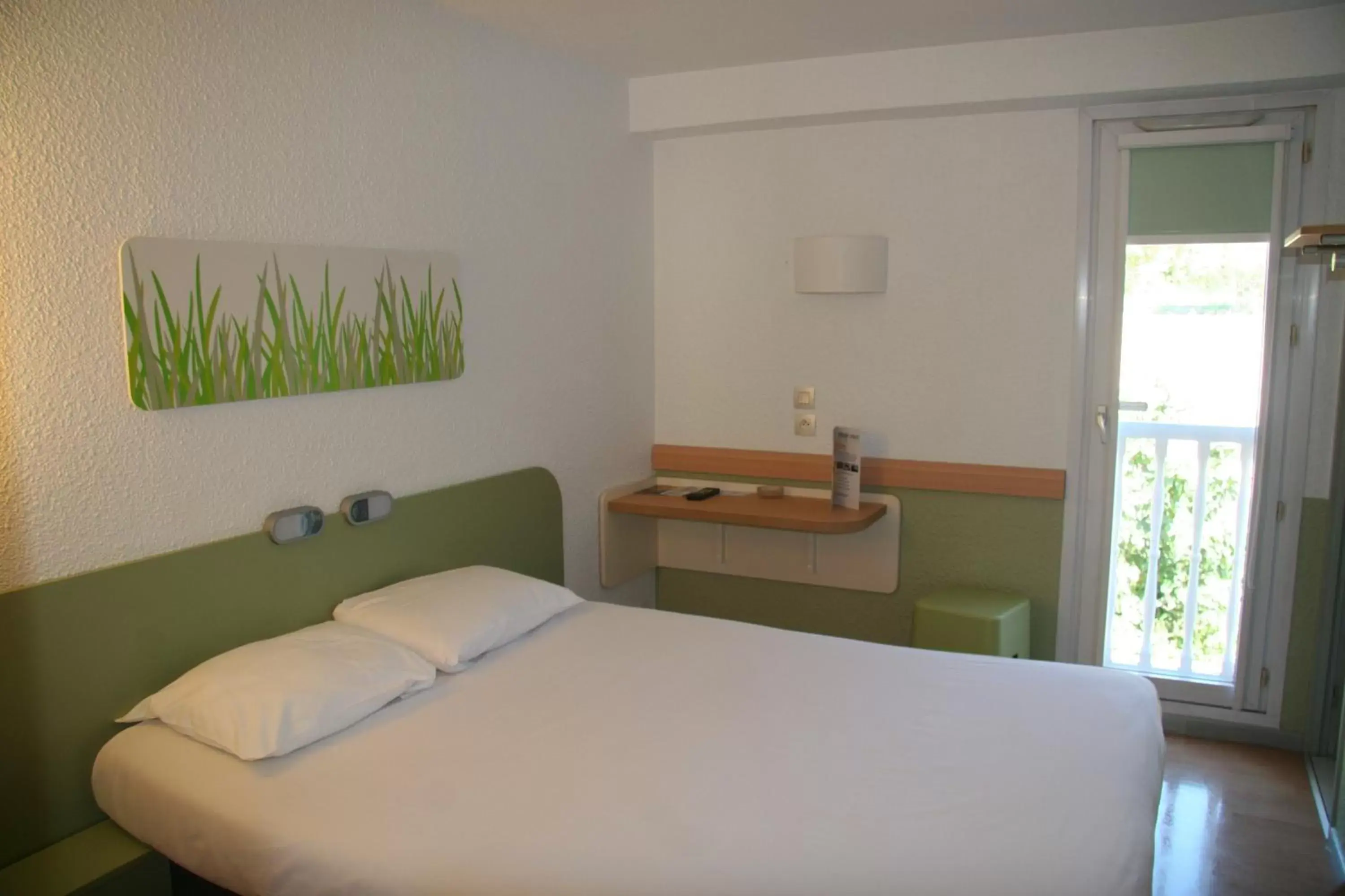 Photo of the whole room, Bed in ibis budget Nimes Marguerittes - A9