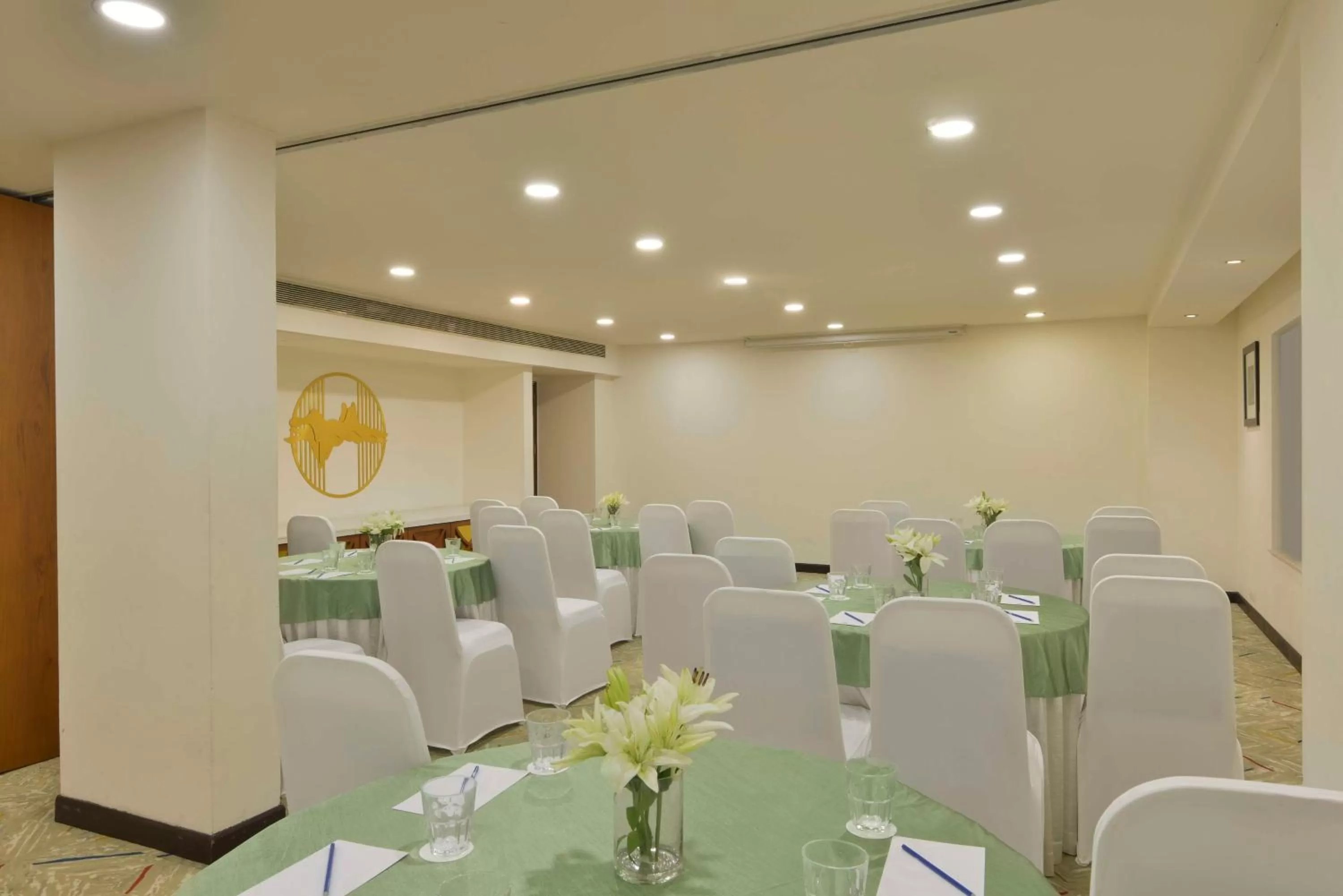 Meeting/conference room in Hampton by Hilton Vadodara-Alkapuri