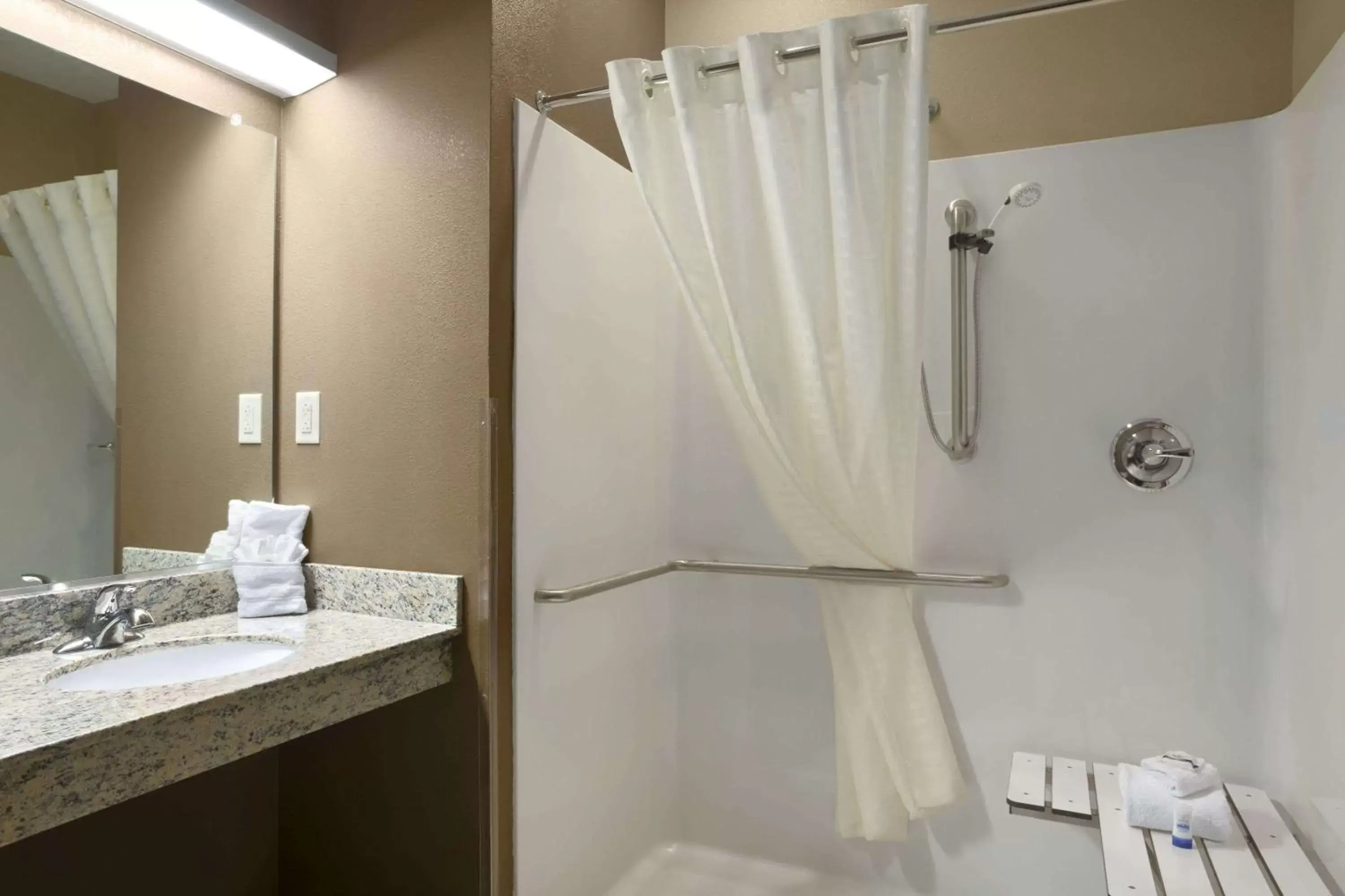 Bathroom in Microtel Inn & Suites Fairmont