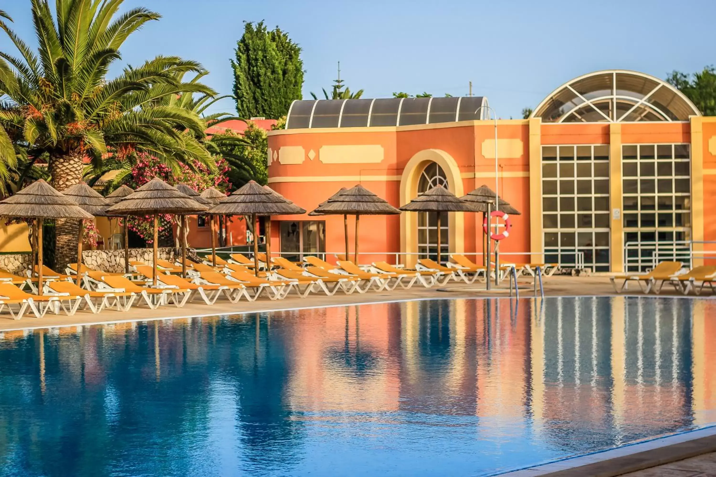 Swimming Pool in Colina Village