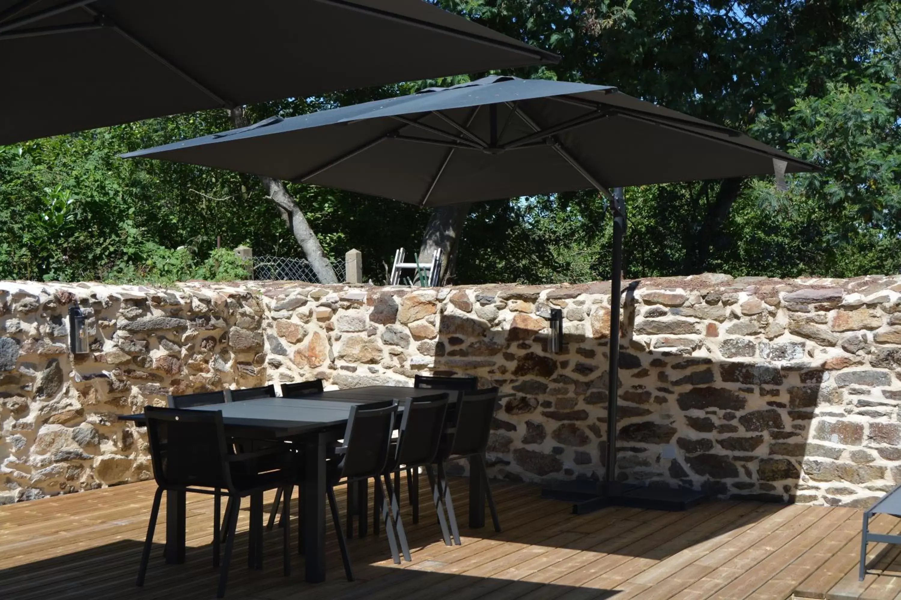 Patio, Restaurant/Places to Eat in Lebeau Repos