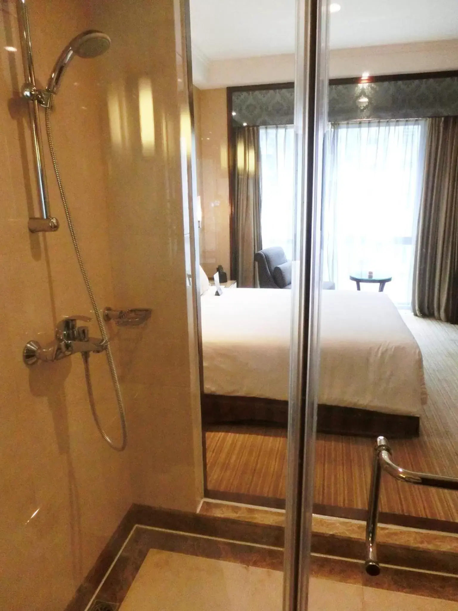 Bed, Bathroom in Leeden Hotel Guangzhou