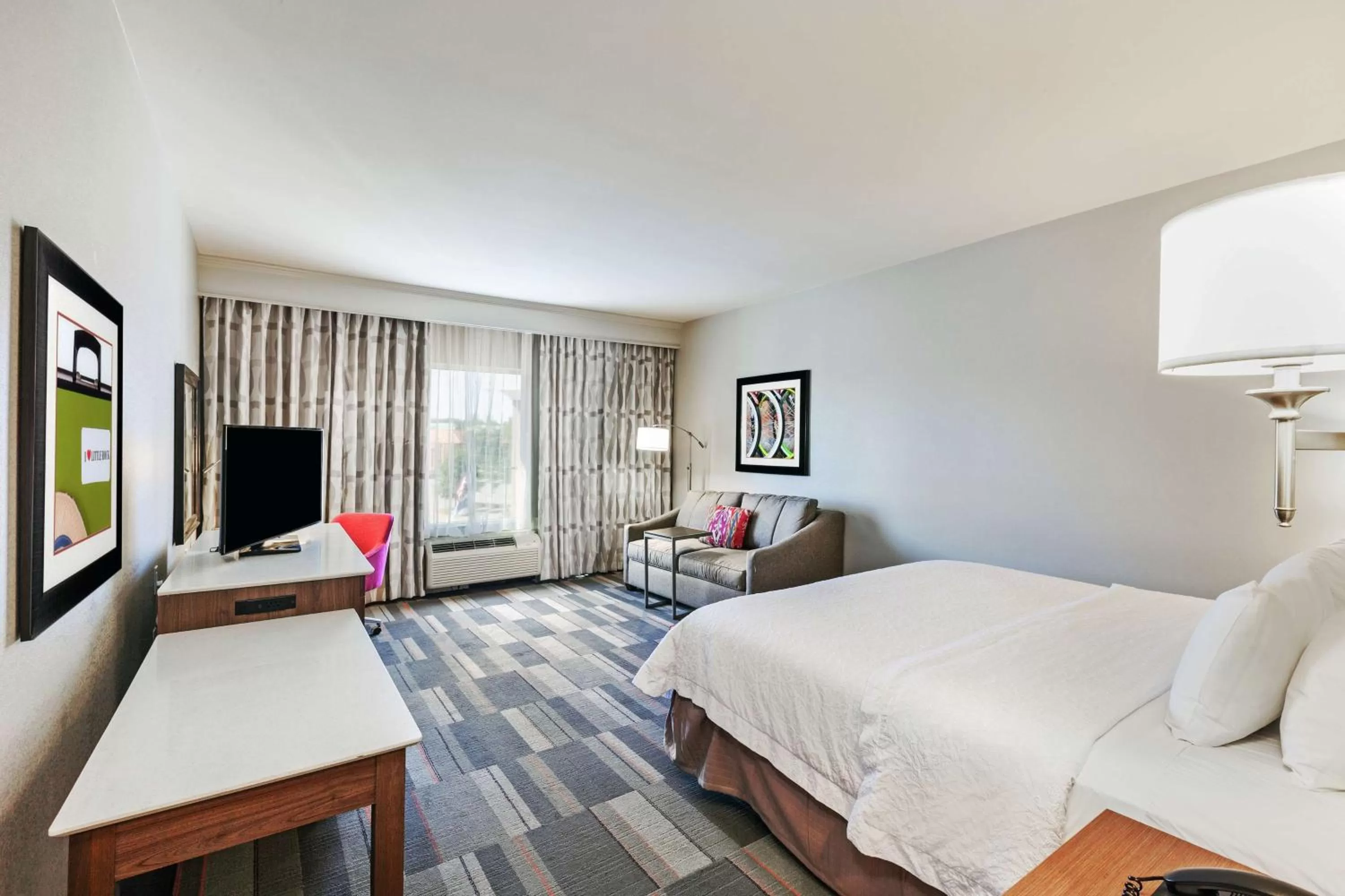 Bedroom, Bed in Hampton Inn North Little Rock McCain Mall, AR