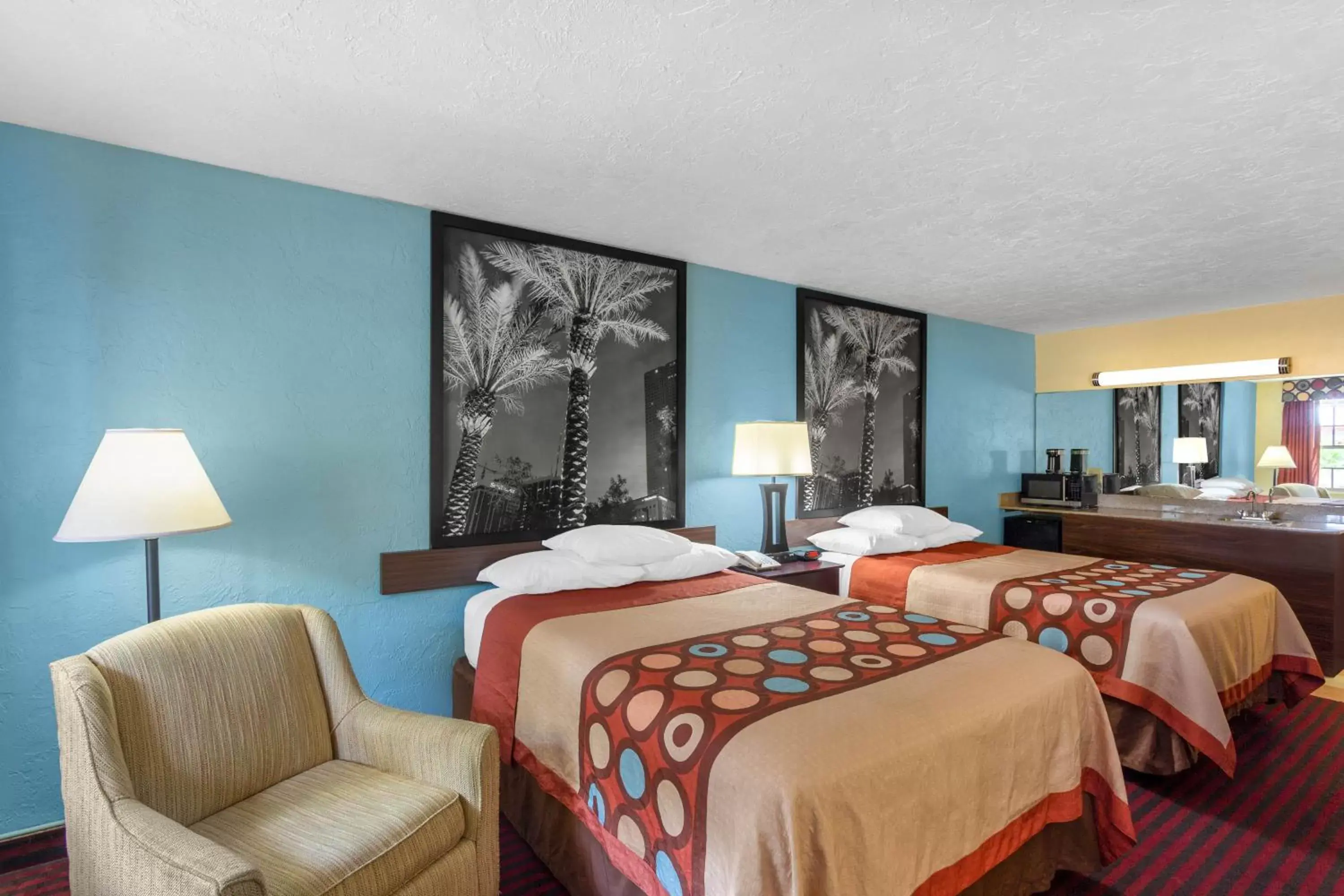 Photo of the whole room, Bed in Super 8 by Wyndham Bradenton Sarasota Area
