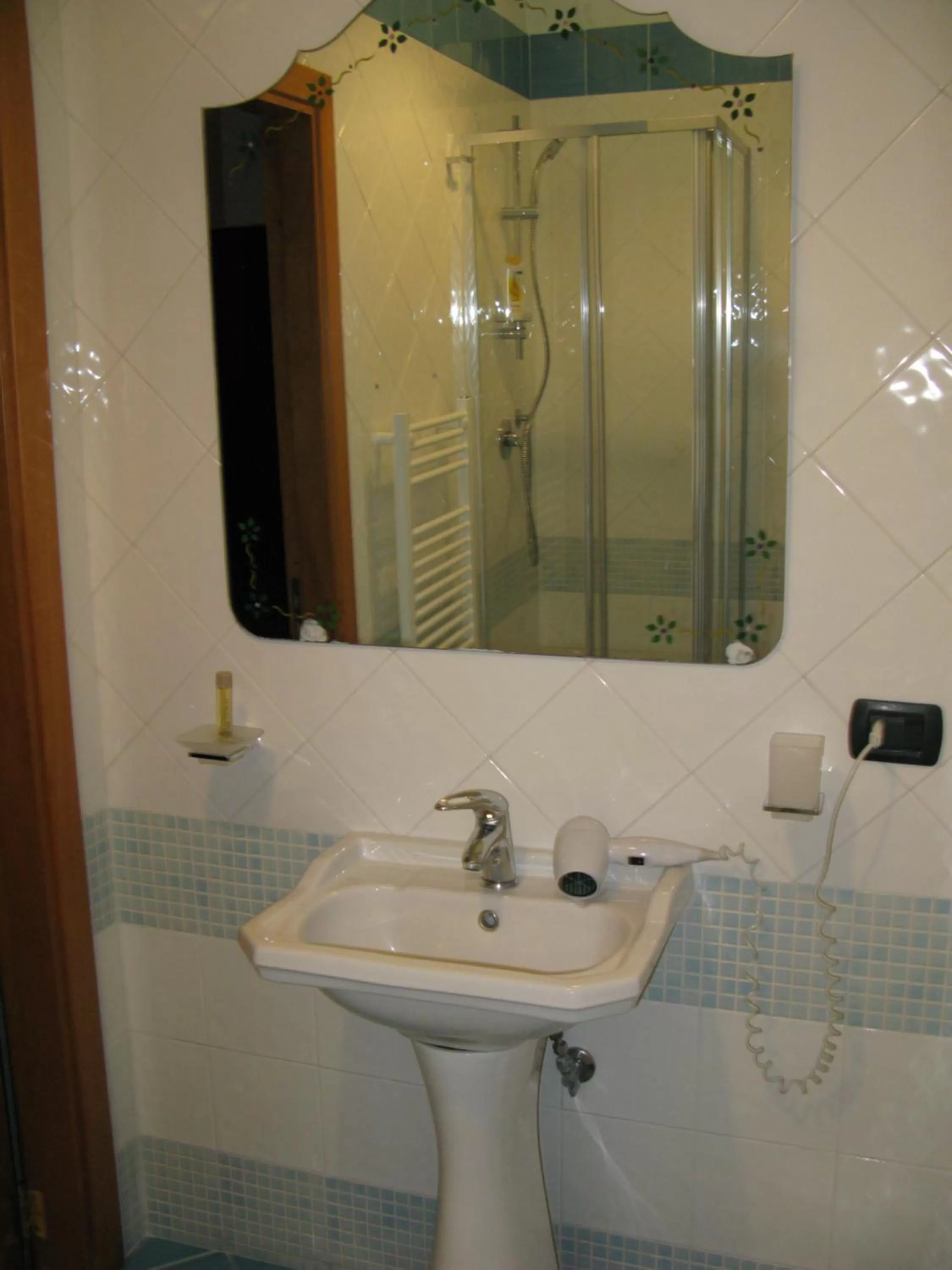 Shower, Bathroom in B&B Eracle