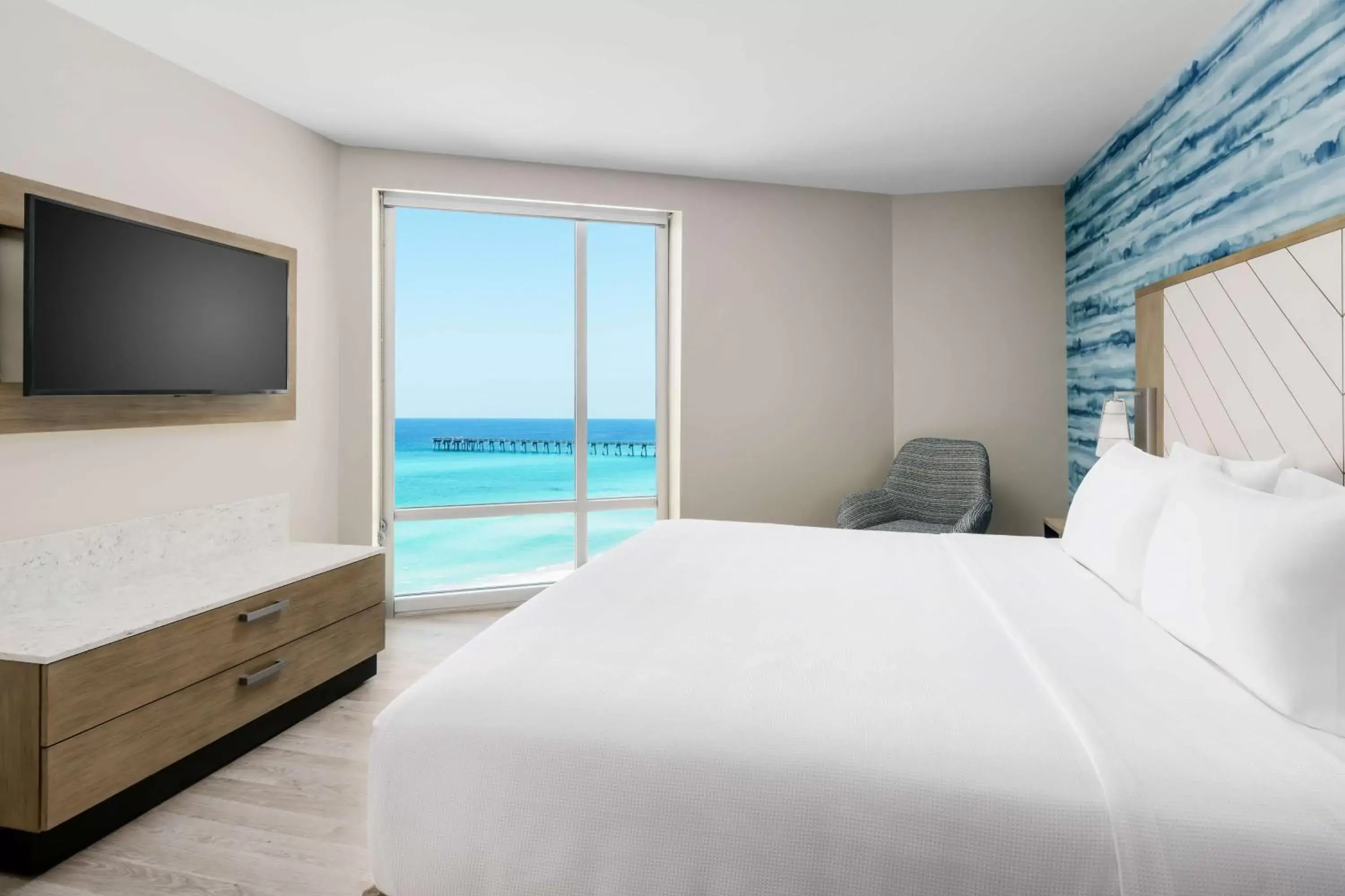 Photo of the whole room, Bed in Hyatt Place Panama City Beach - Beachfront