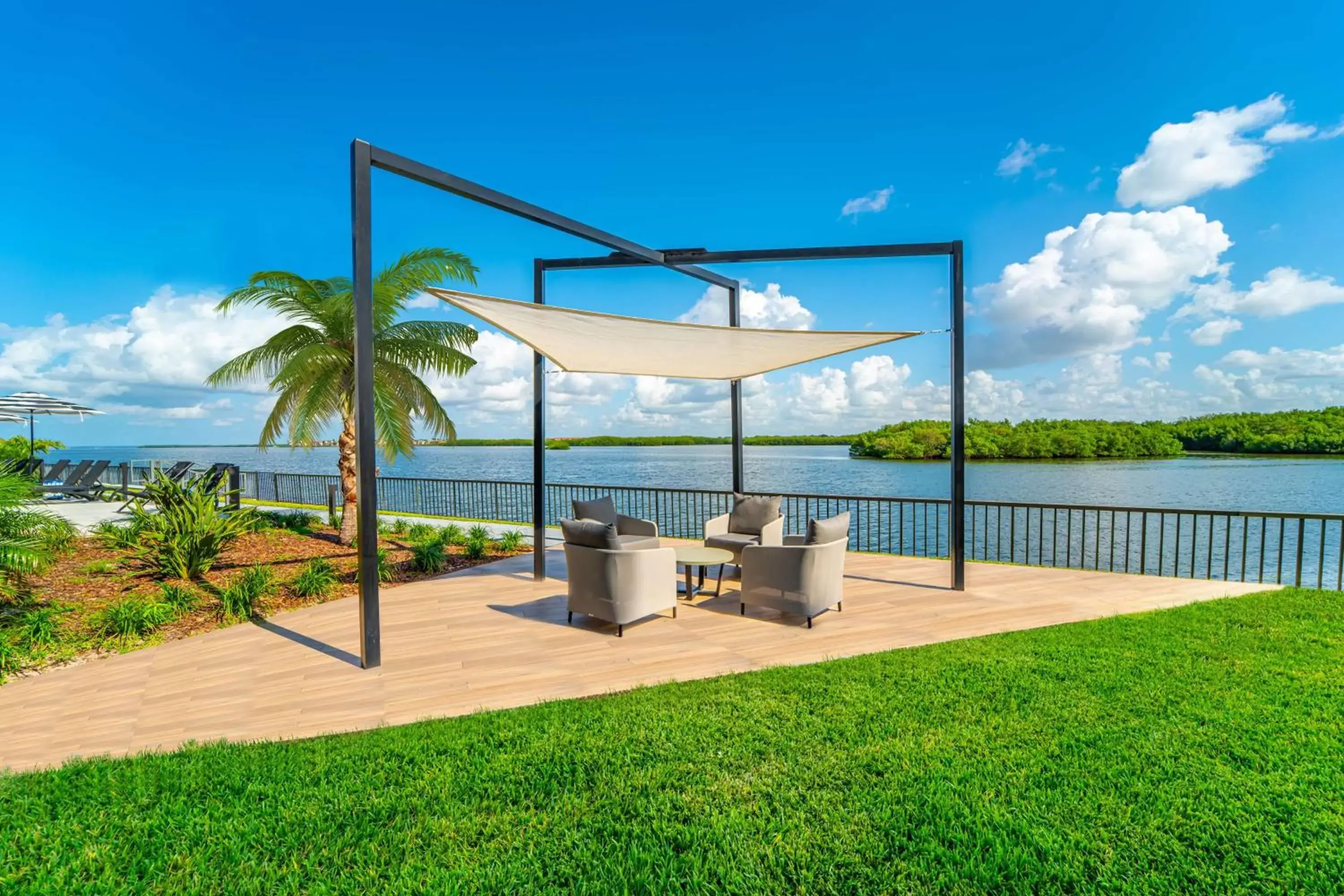 DoubleTree by Hilton Tampa Rocky Point Waterfront DoubleTree by Hilton Tampa Rocky Point Waterfront