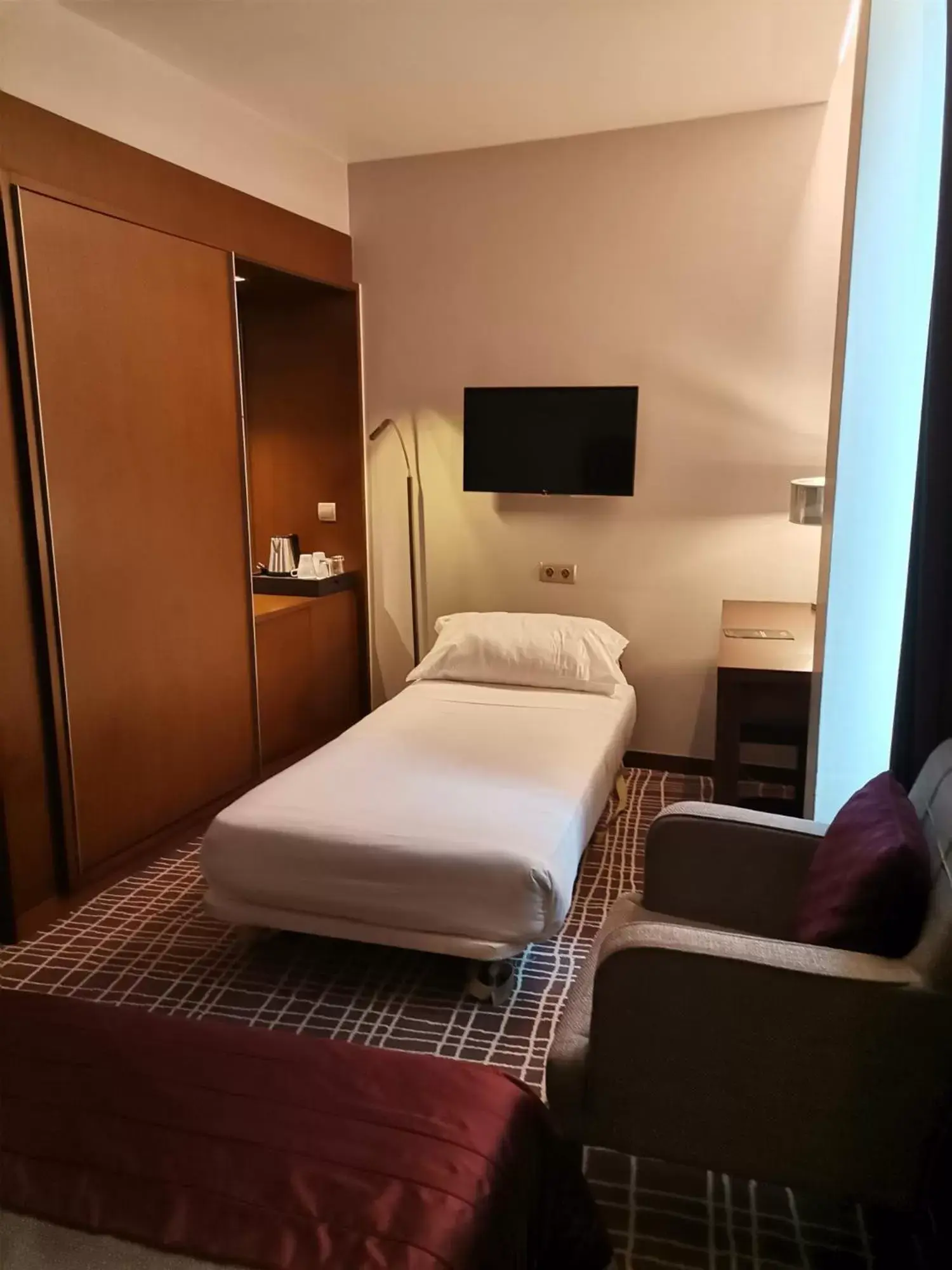 Photo of the whole room, Bed in NEYA Lisboa Hotel
