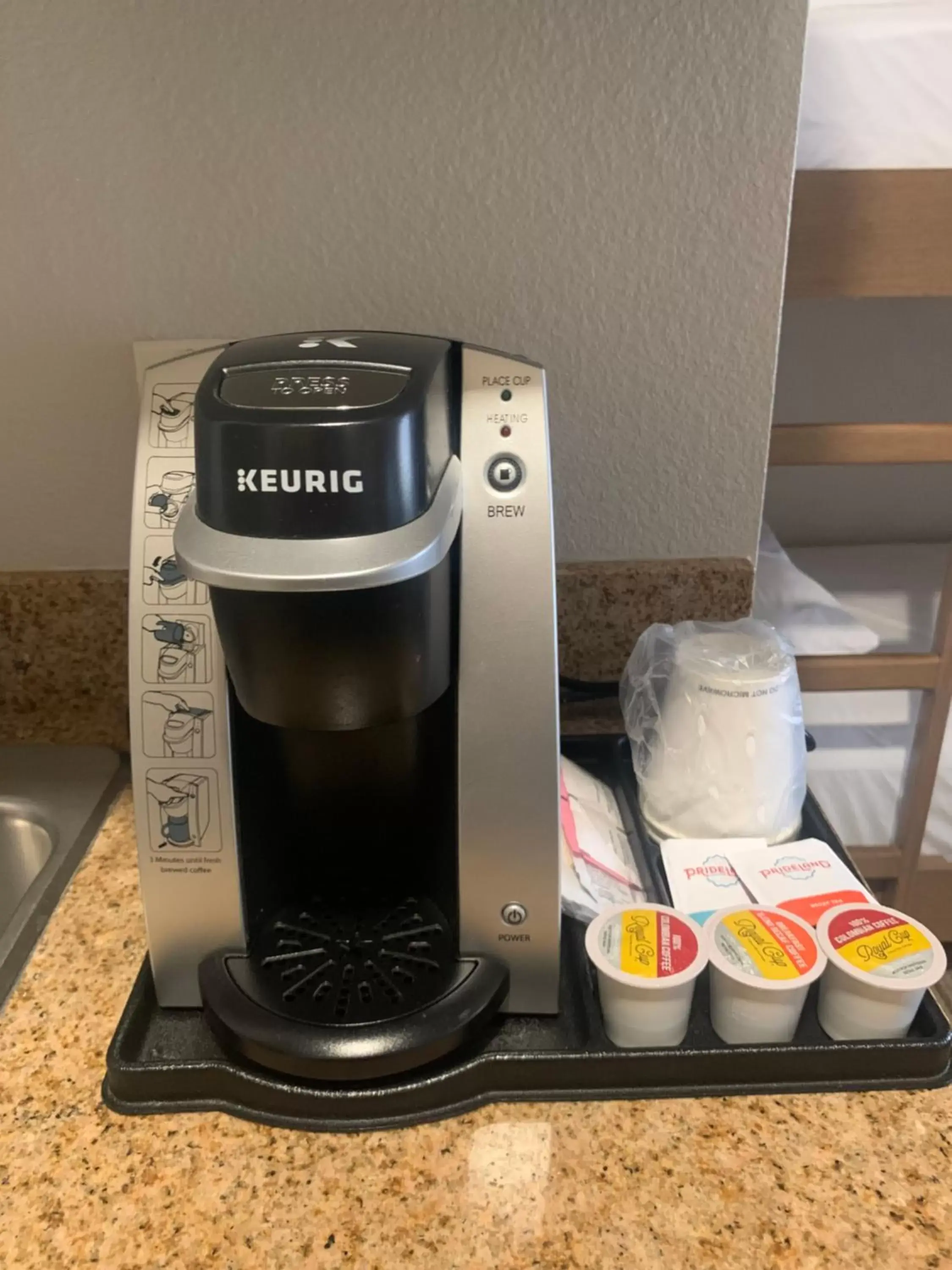 Coffee/tea facilities in Hotel Marguerite Anaheim - Garden Grove, Trademark Collection