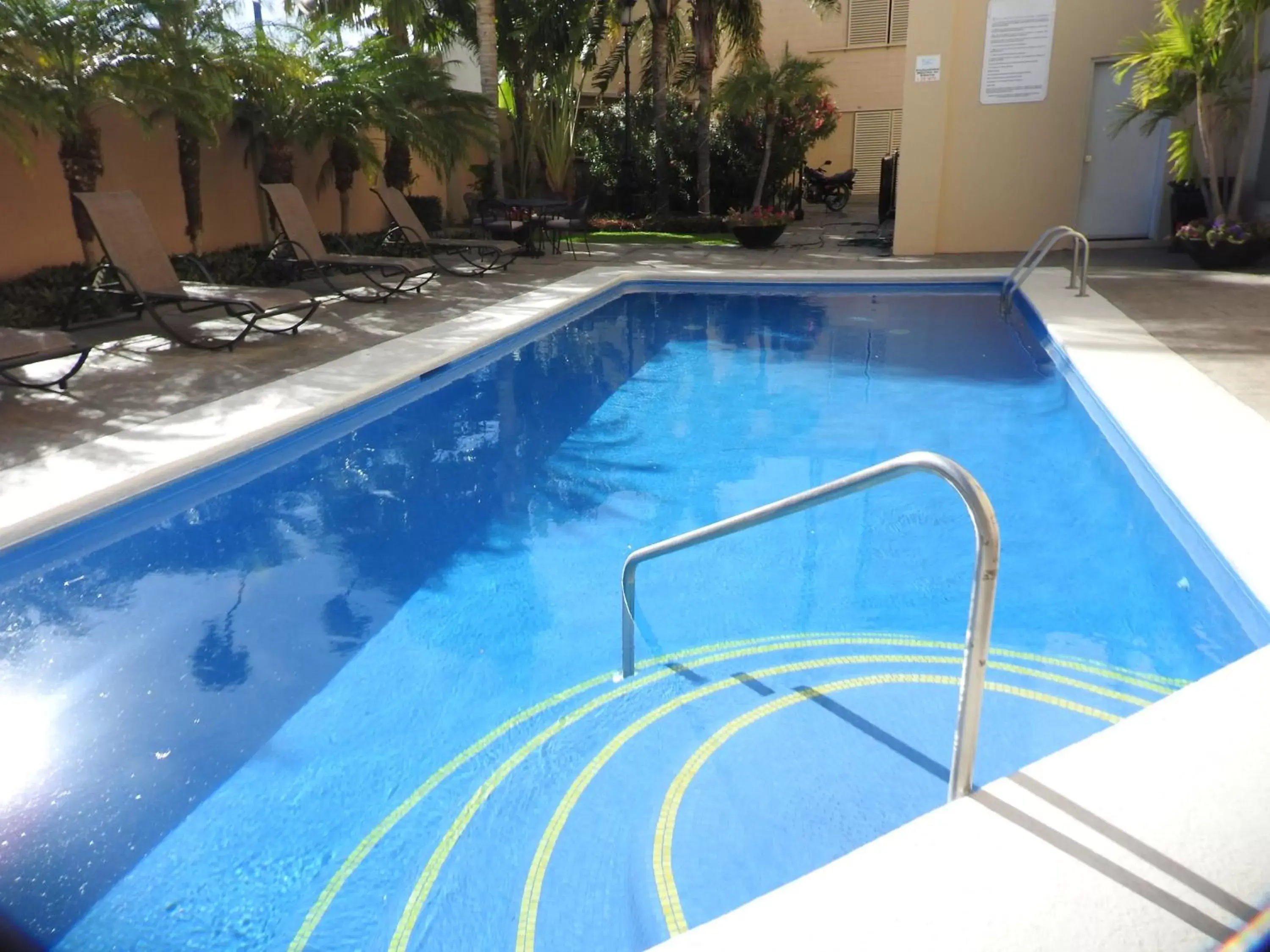 Pool view, Swimming Pool in Best Western PLUS Los Mochis