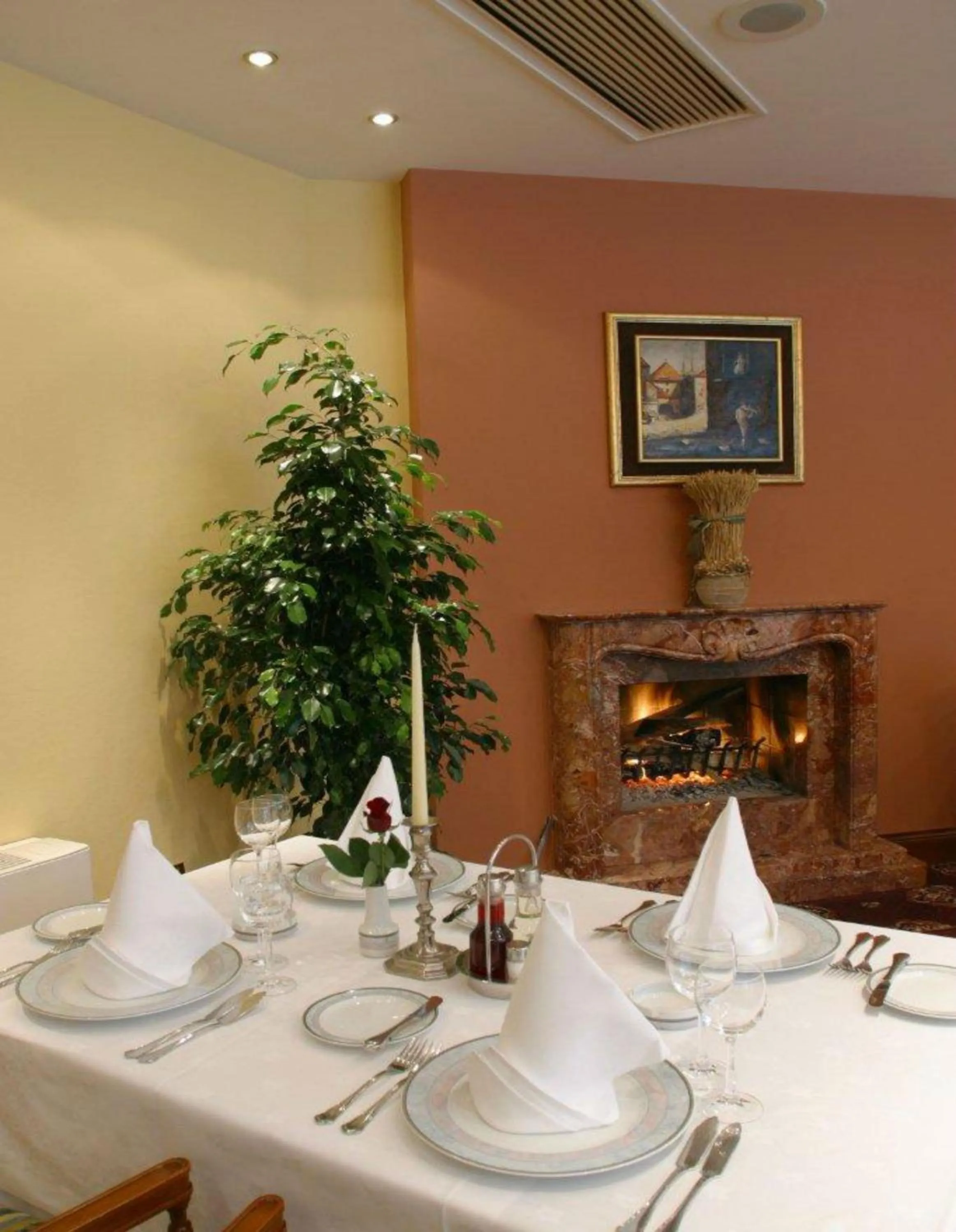 Restaurant/places to eat in Hotel AS