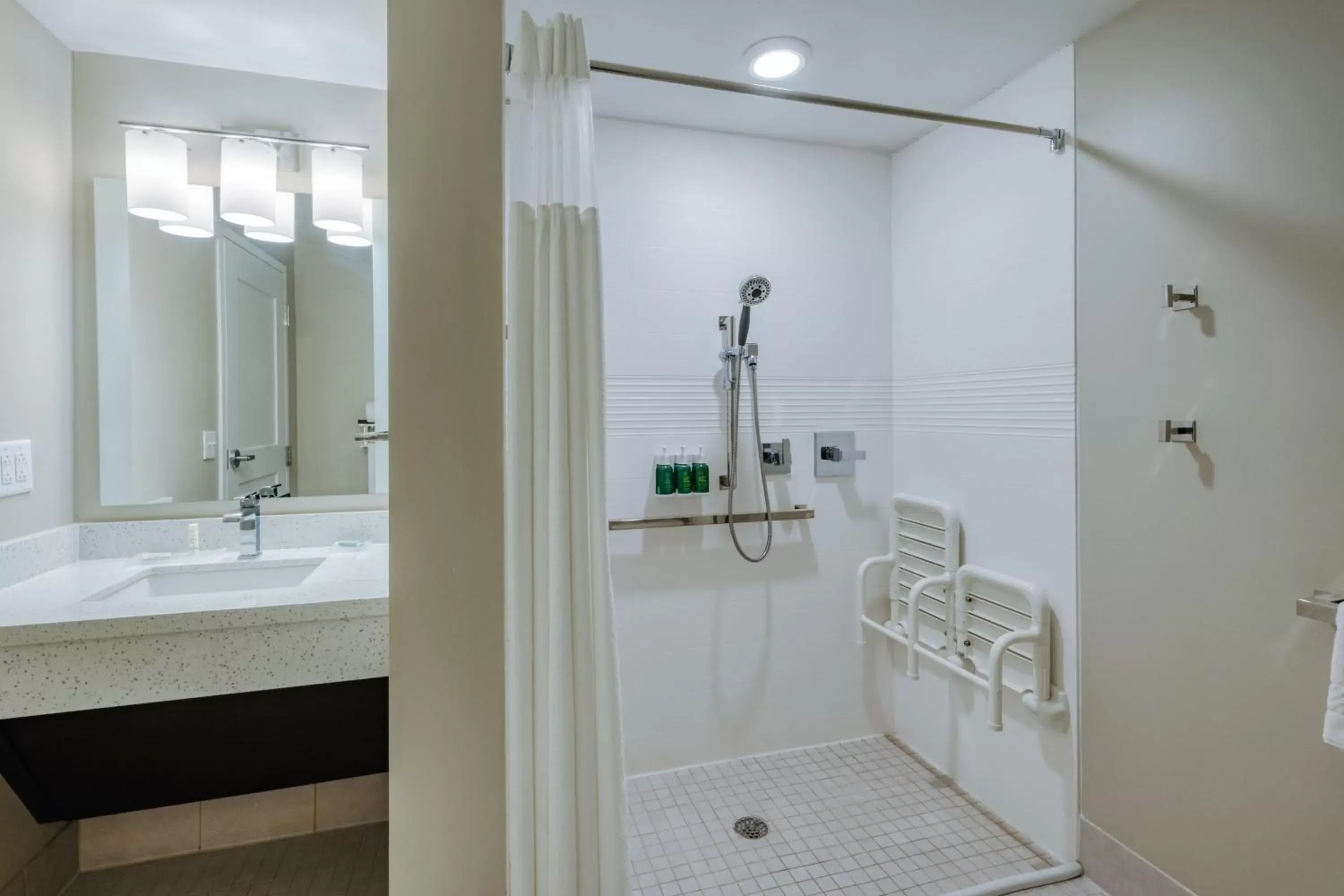 Bathroom in TownePlace Suites by Marriott Indianapolis Airport