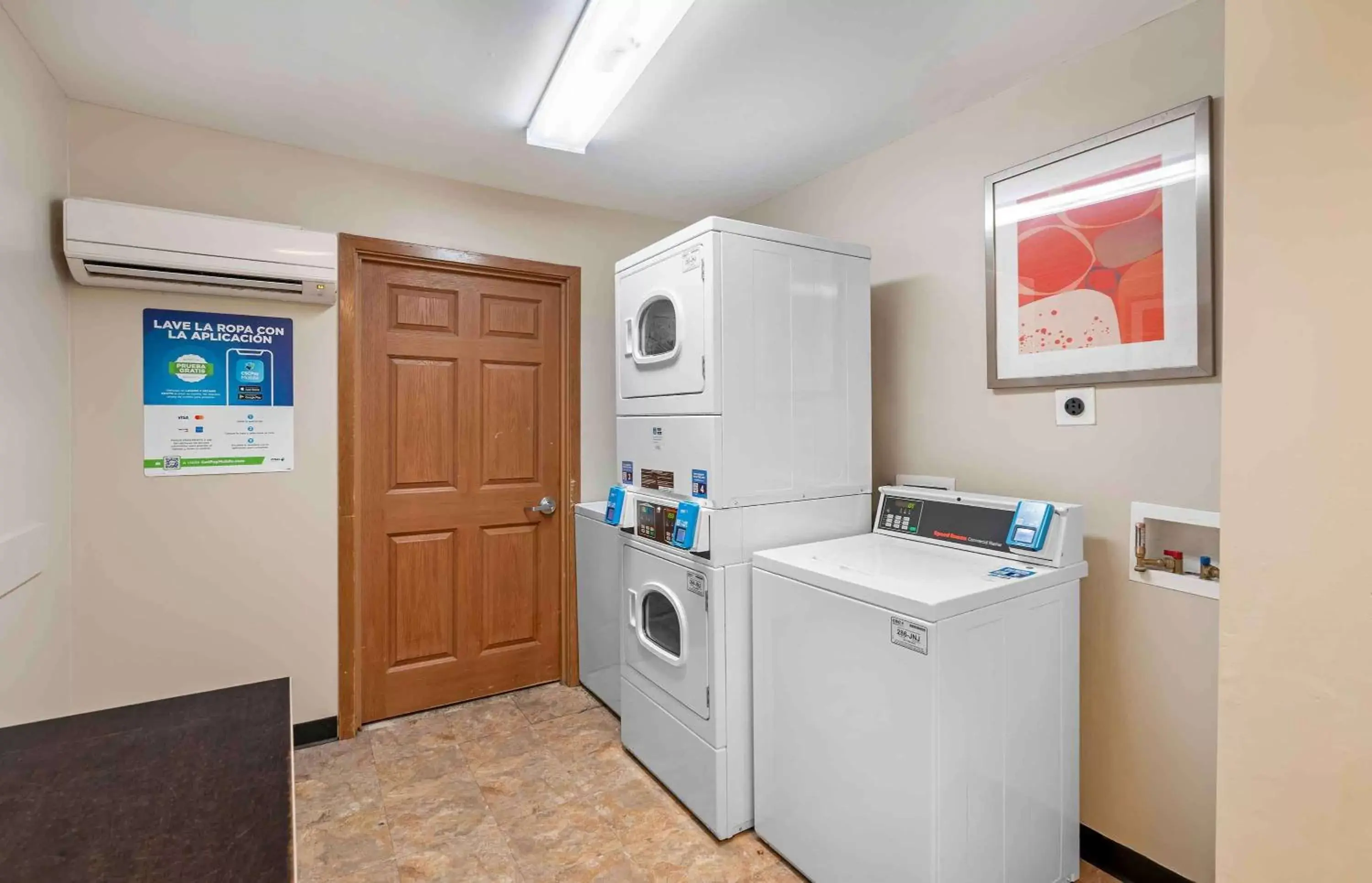 Property building, Kitchen/Kitchenette in Extended Stay America Suites - Virginia Beach