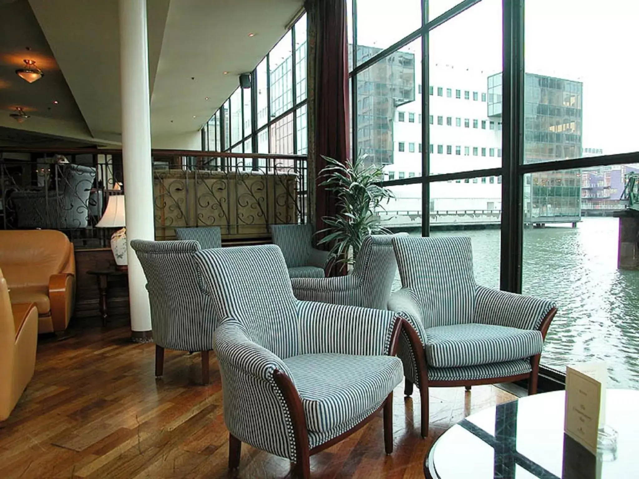 Lobby or reception, Seating Area in Britannia International Hotel Canary Wharf