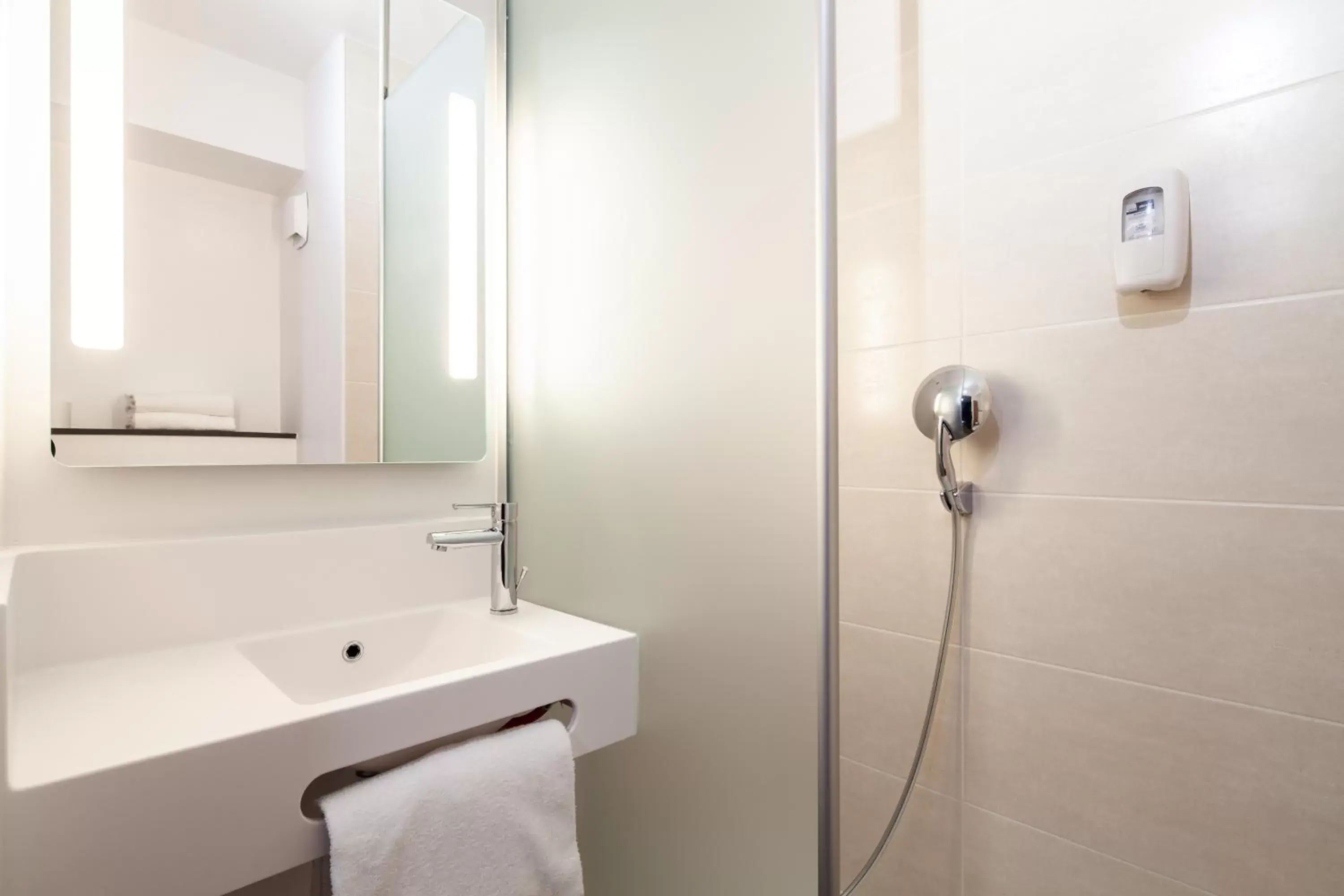 Shower, Bathroom in B&B HOTEL Compiègne