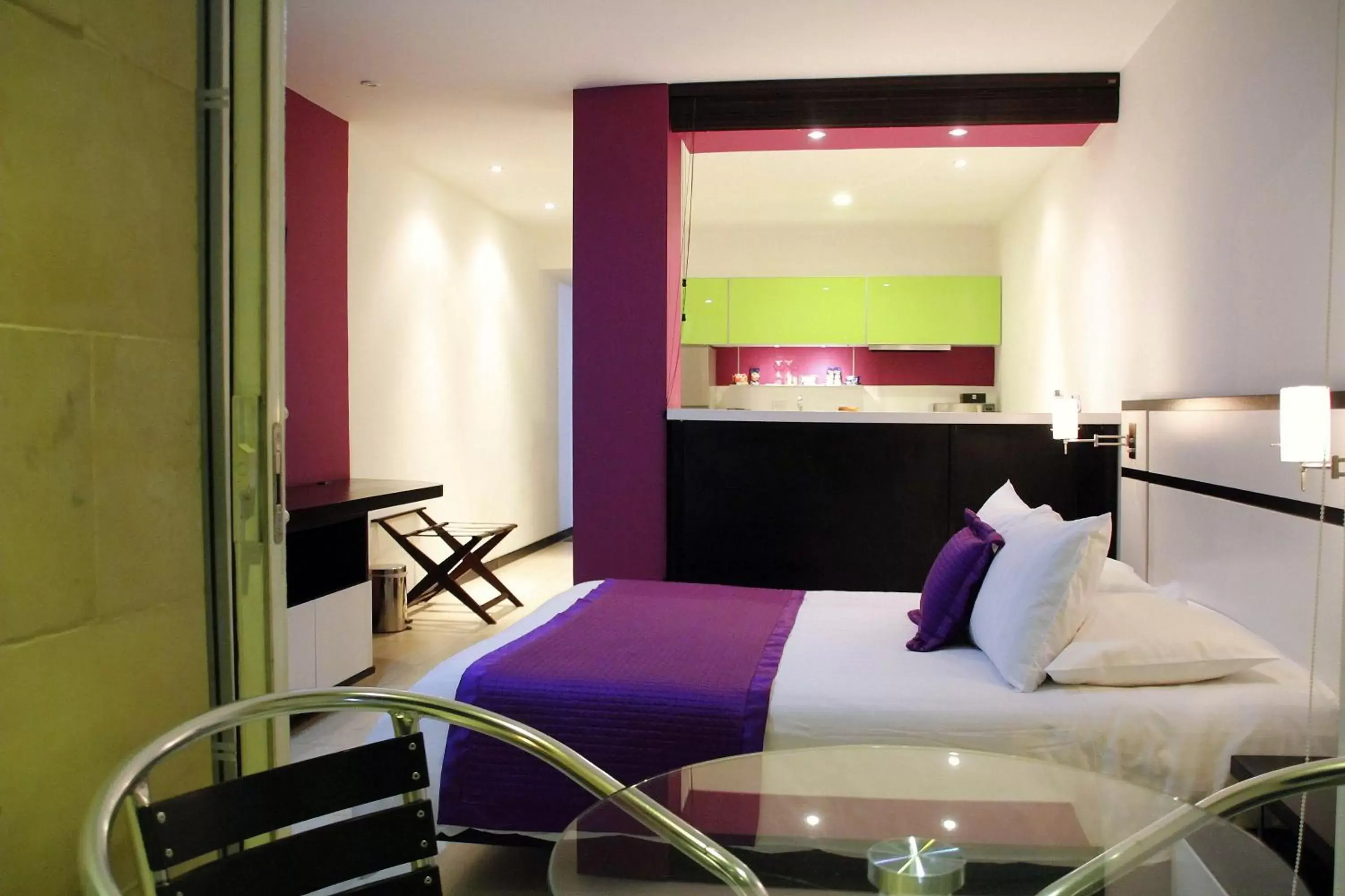 Bed in Aqua Granada Hotel