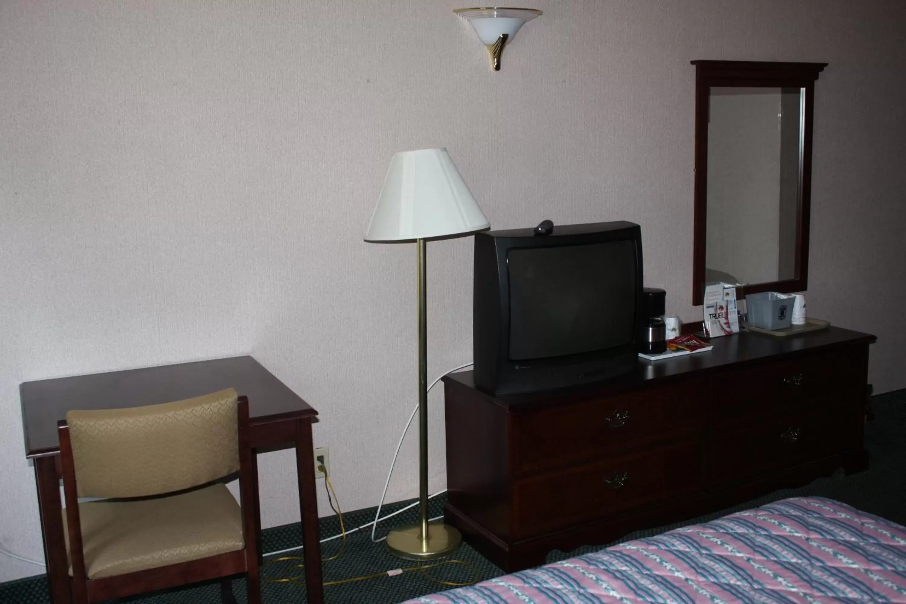 TV and multimedia, TV/Entertainment Center in Super 8 by Wyndham West Haven