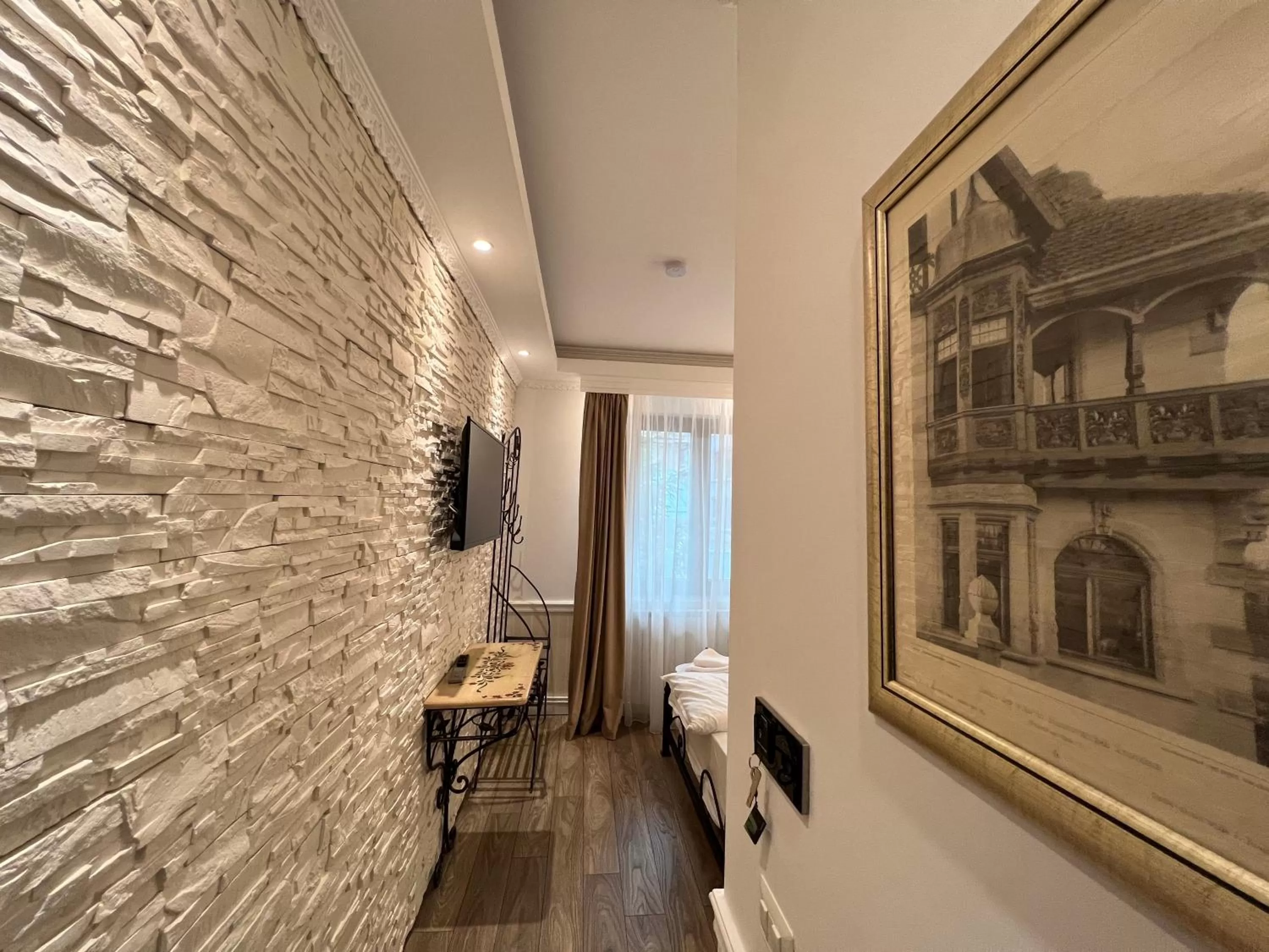 Photo of the whole room in Hotel Boutique Cathedral Plaza Residences room for rent downtown