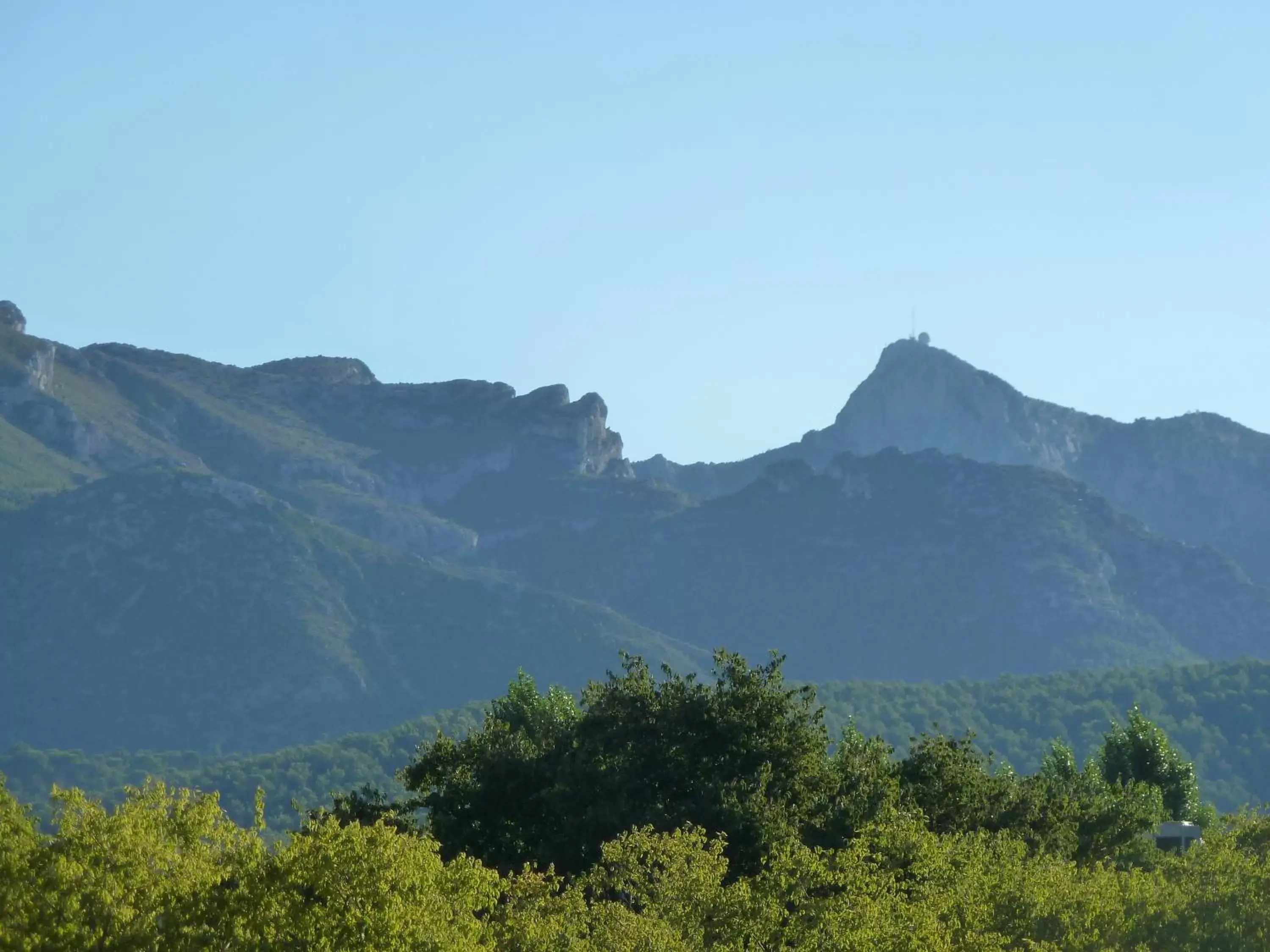 Natural landscape, Mountain View in Best Western Gemenos en Provence