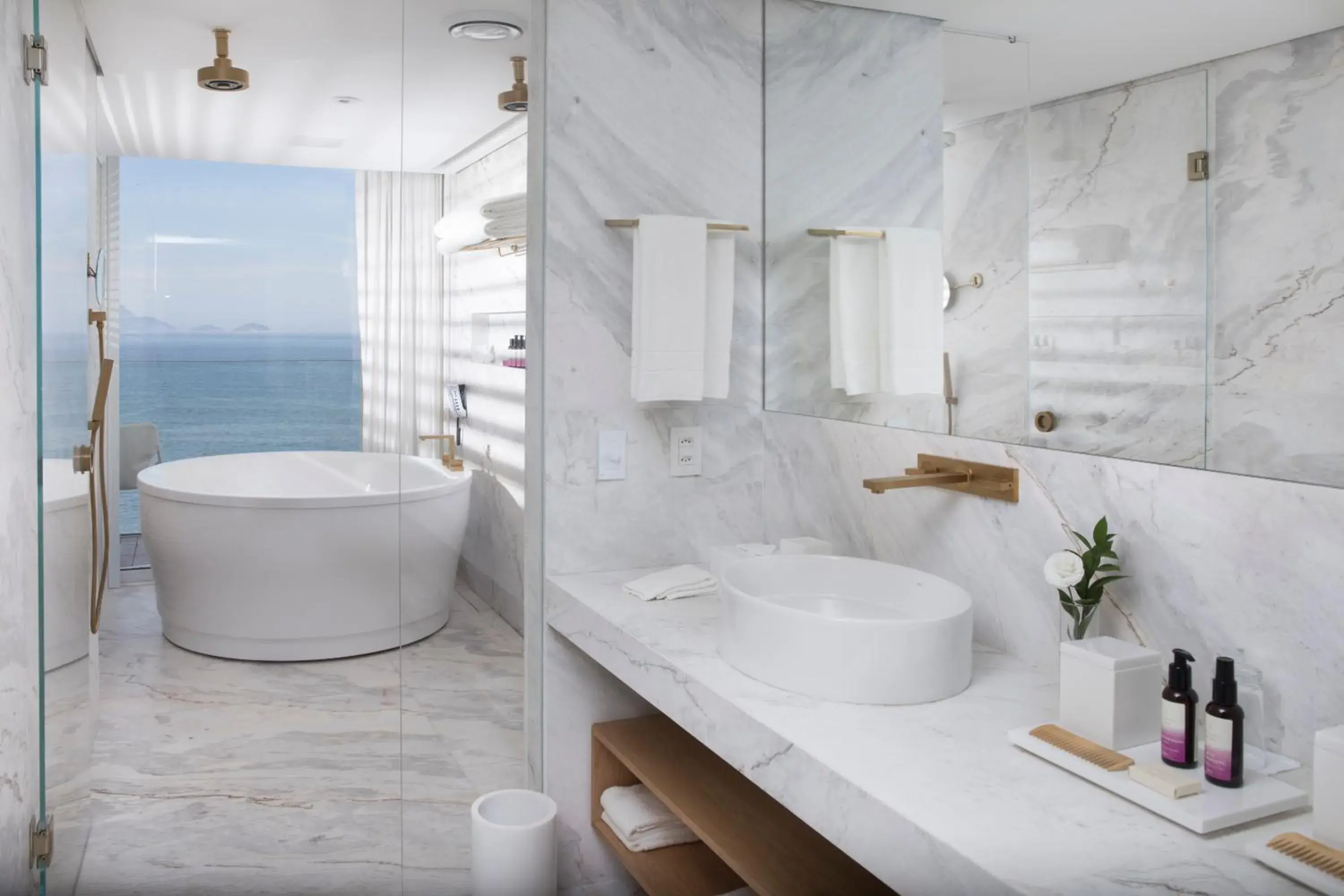 Bathroom in Emiliano Hotel Rio de Janeiro