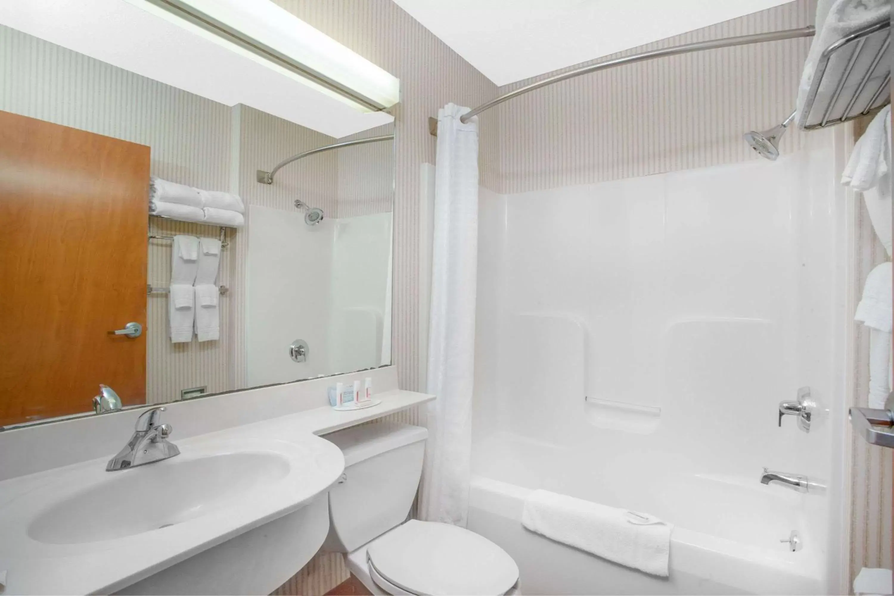 Bathroom in Microtel Inn & Suites Springville