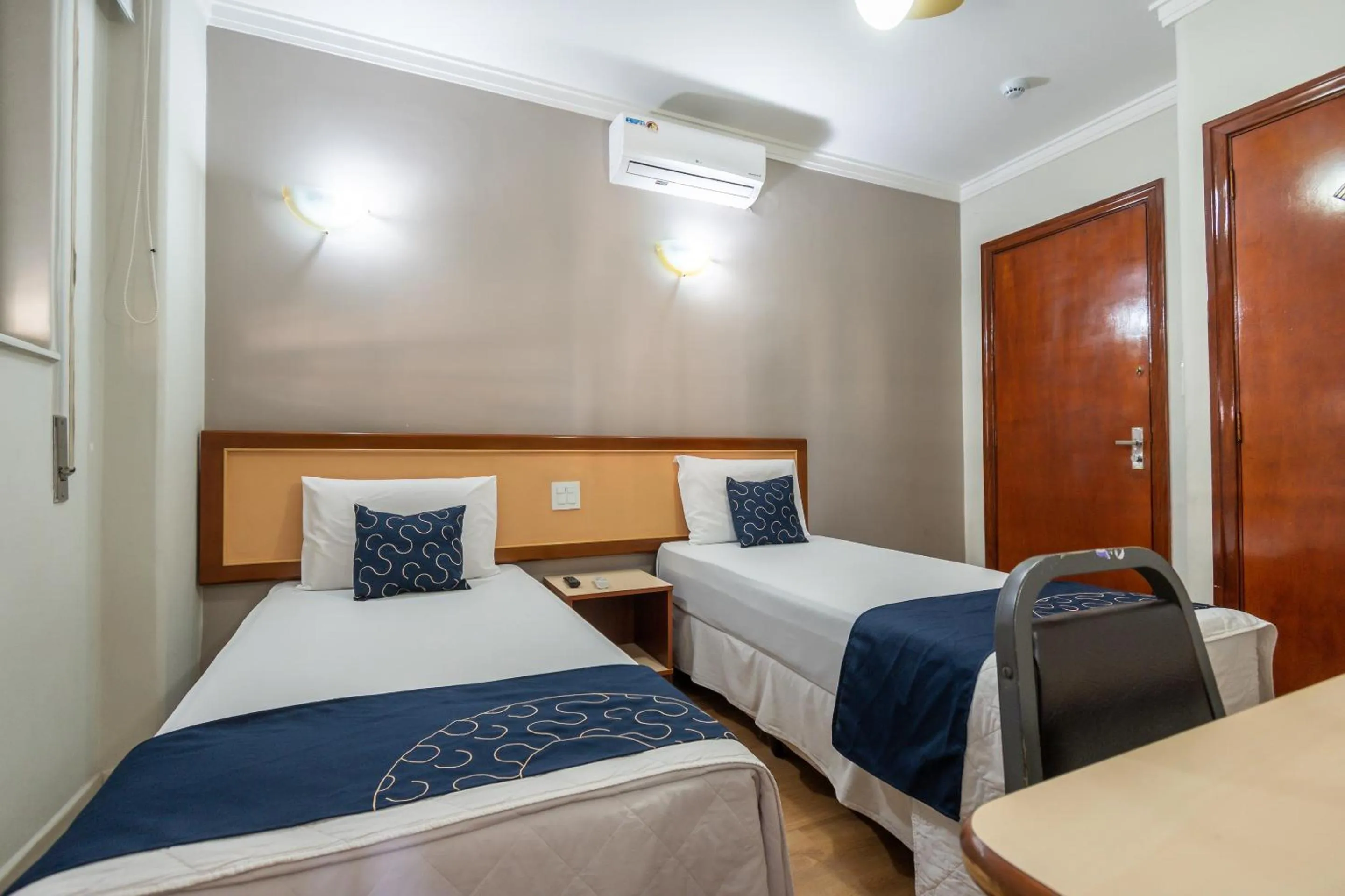 Bedroom, Bed in Rede Andrade Piratininga