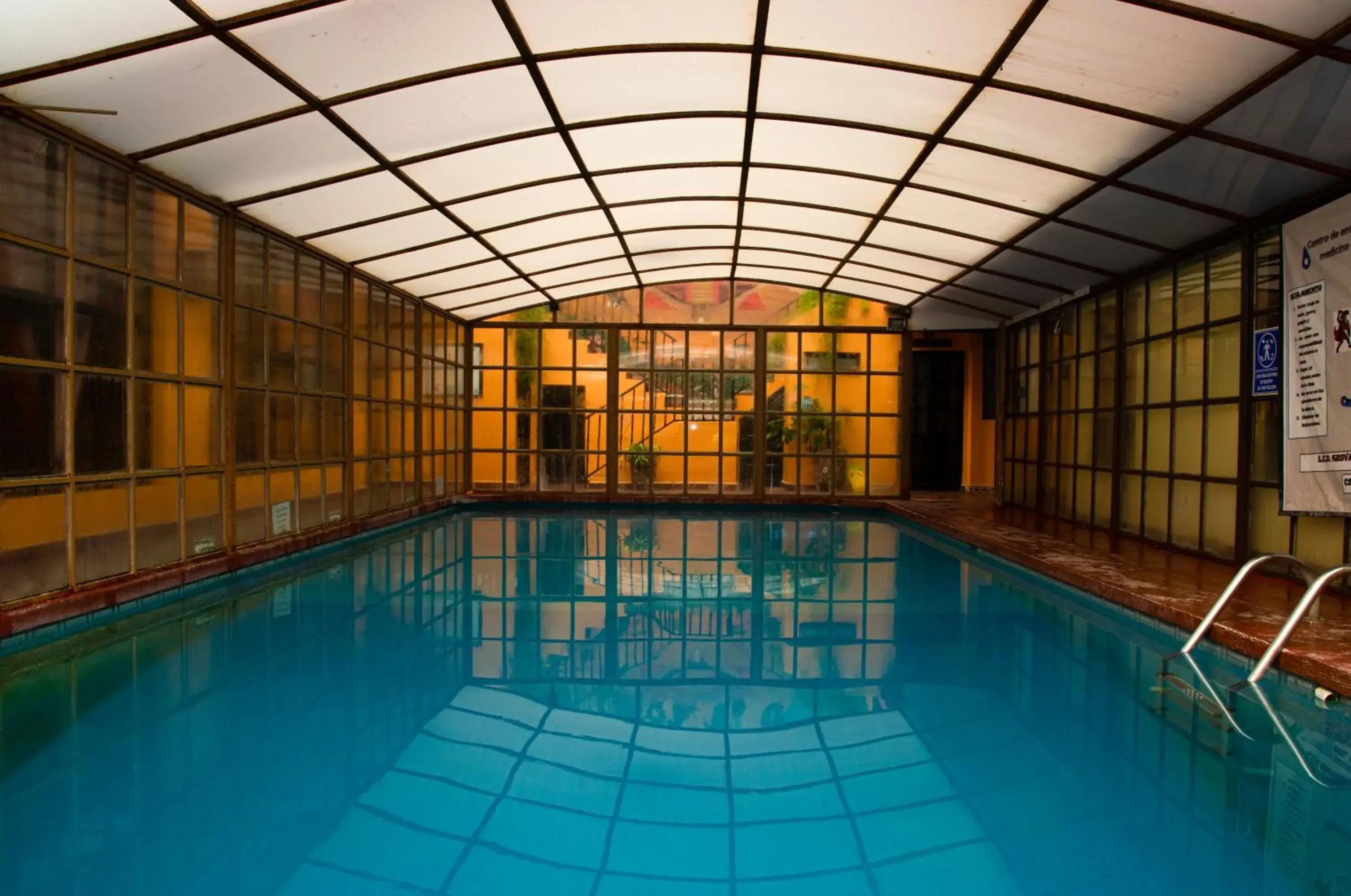 Swimming Pool in Hotel Catedral