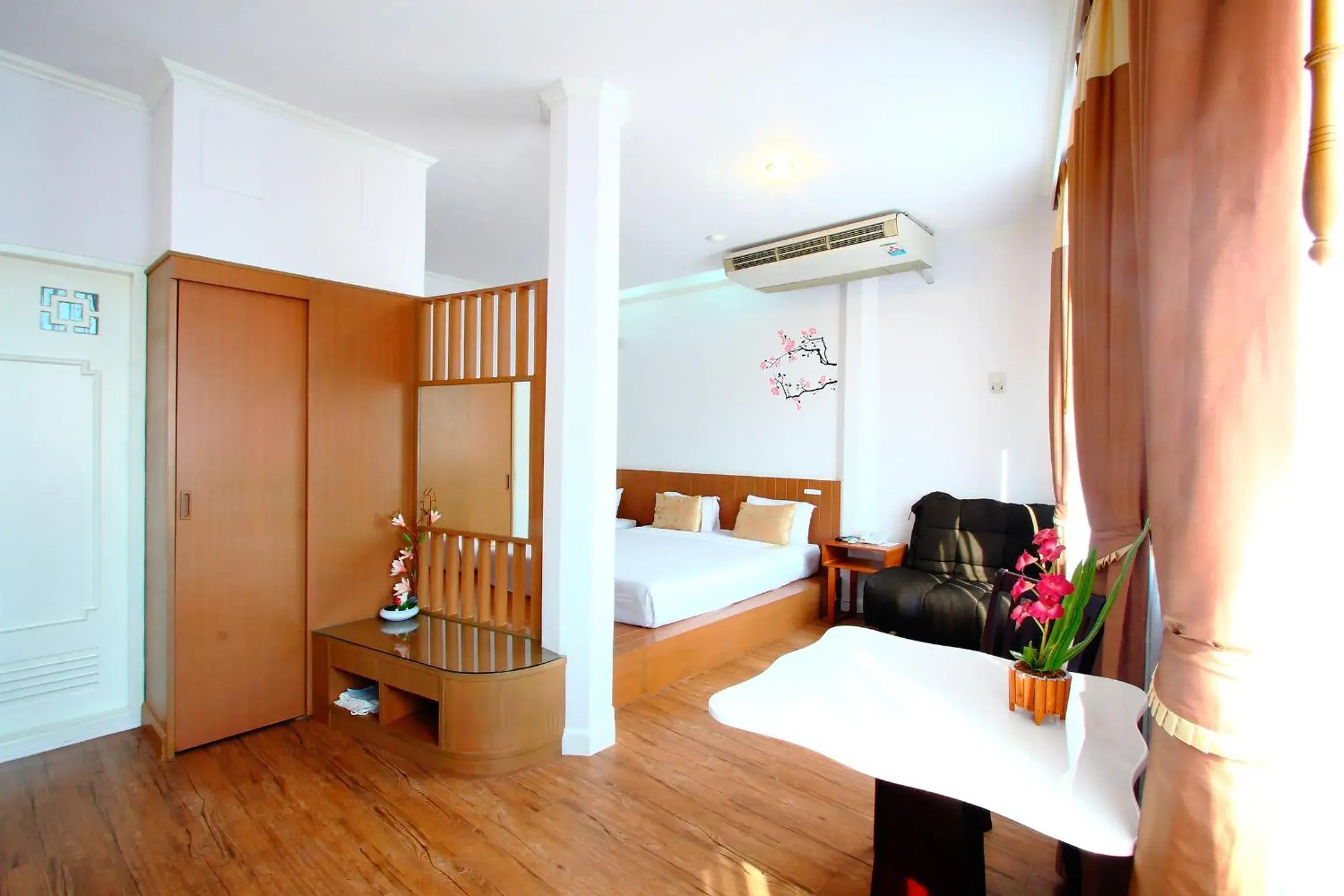 Photo of the whole room, Bed in China Town Hotel - SHA Plus Certified