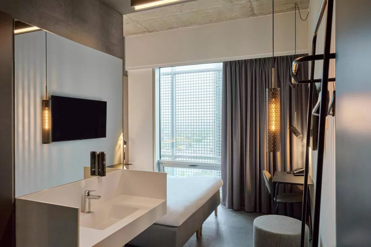 Bed in Zleep Madrid Airport