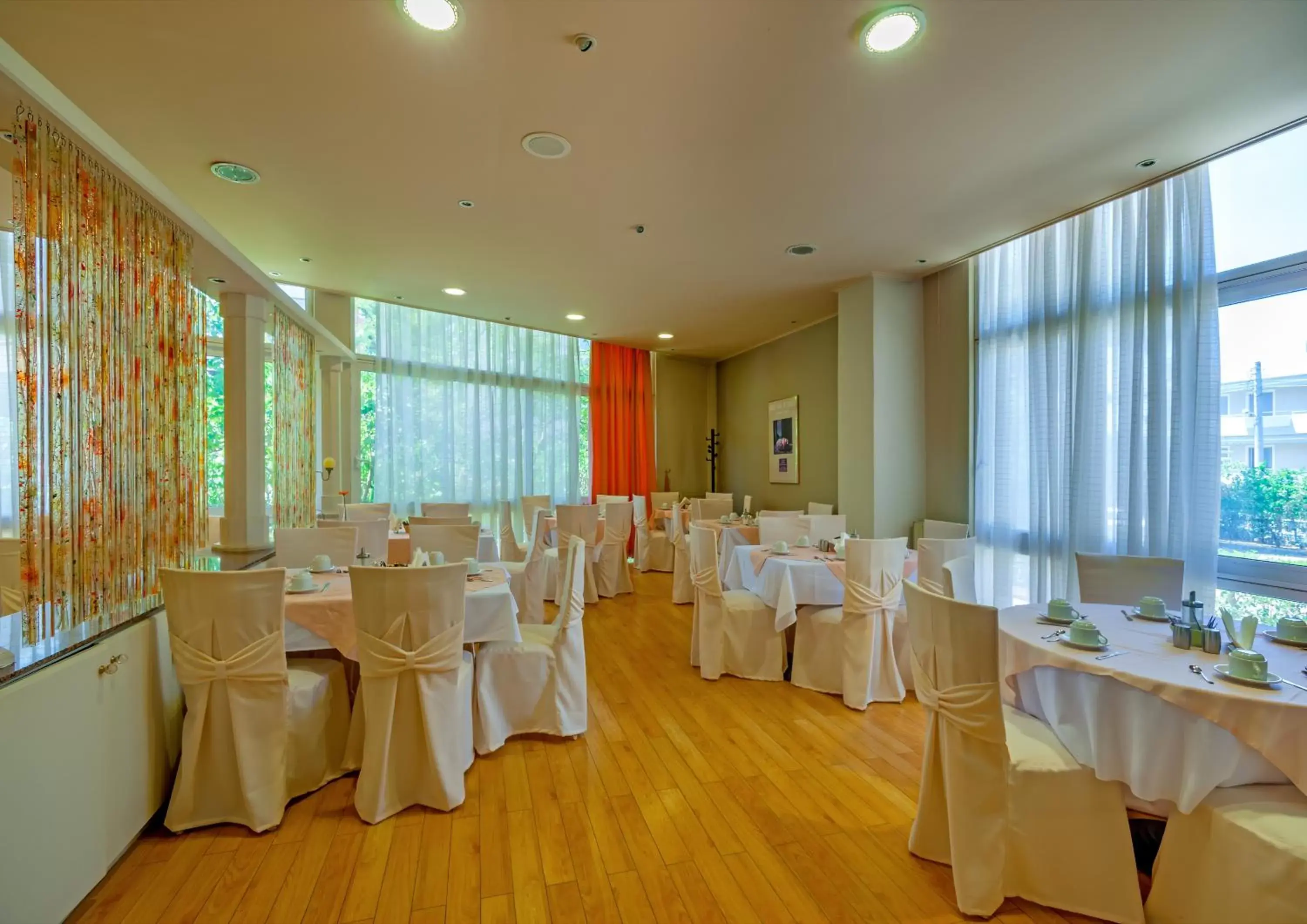 Restaurant/places to eat, Banquet Facilities in Park Hotel