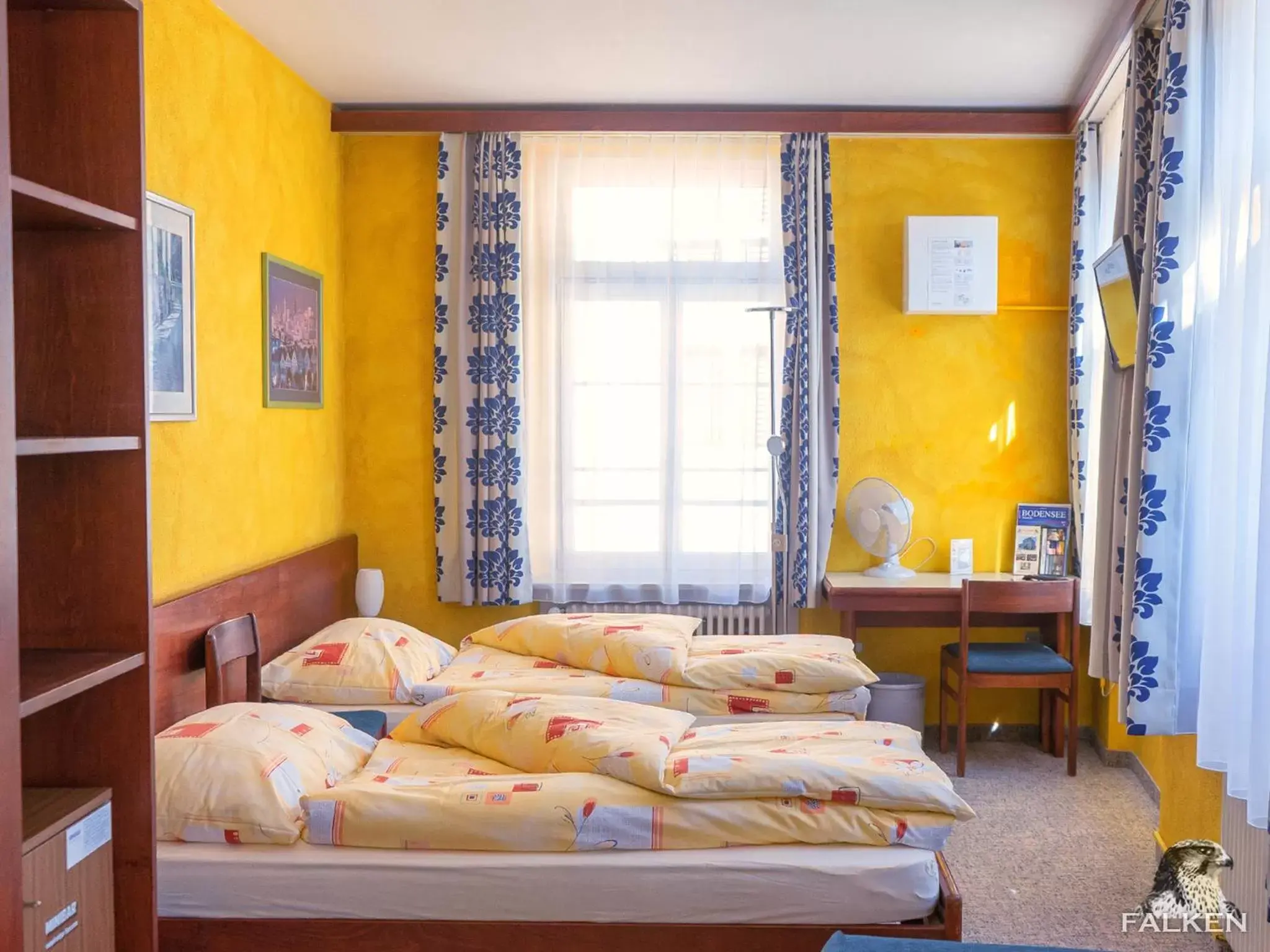 Photo of the whole room, Bed in Gasthof zum Falken