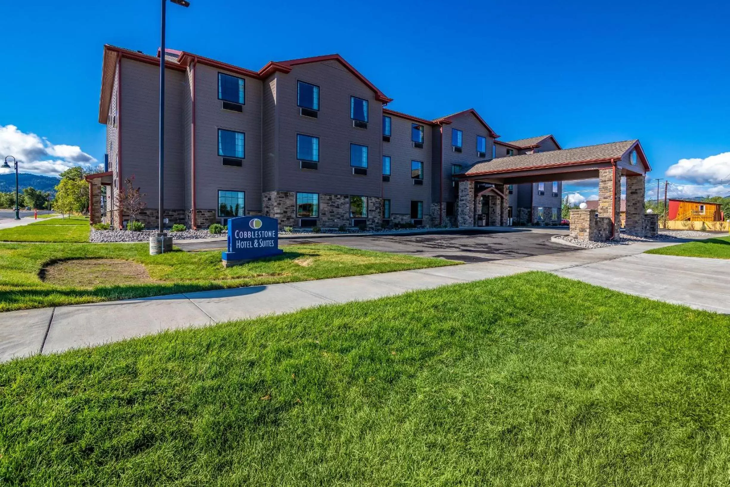 Facade/entrance, Property Building in Cobblestone Hotel & Suites - Victor