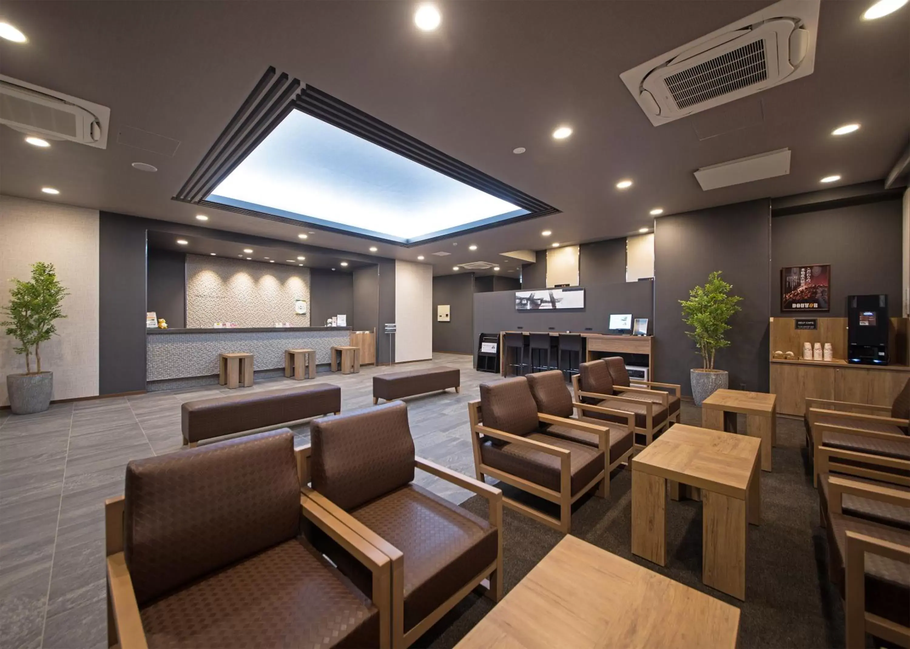 Lobby or reception, Restaurant/Places to Eat in Hotel Route-Inn Hamada Ekimae