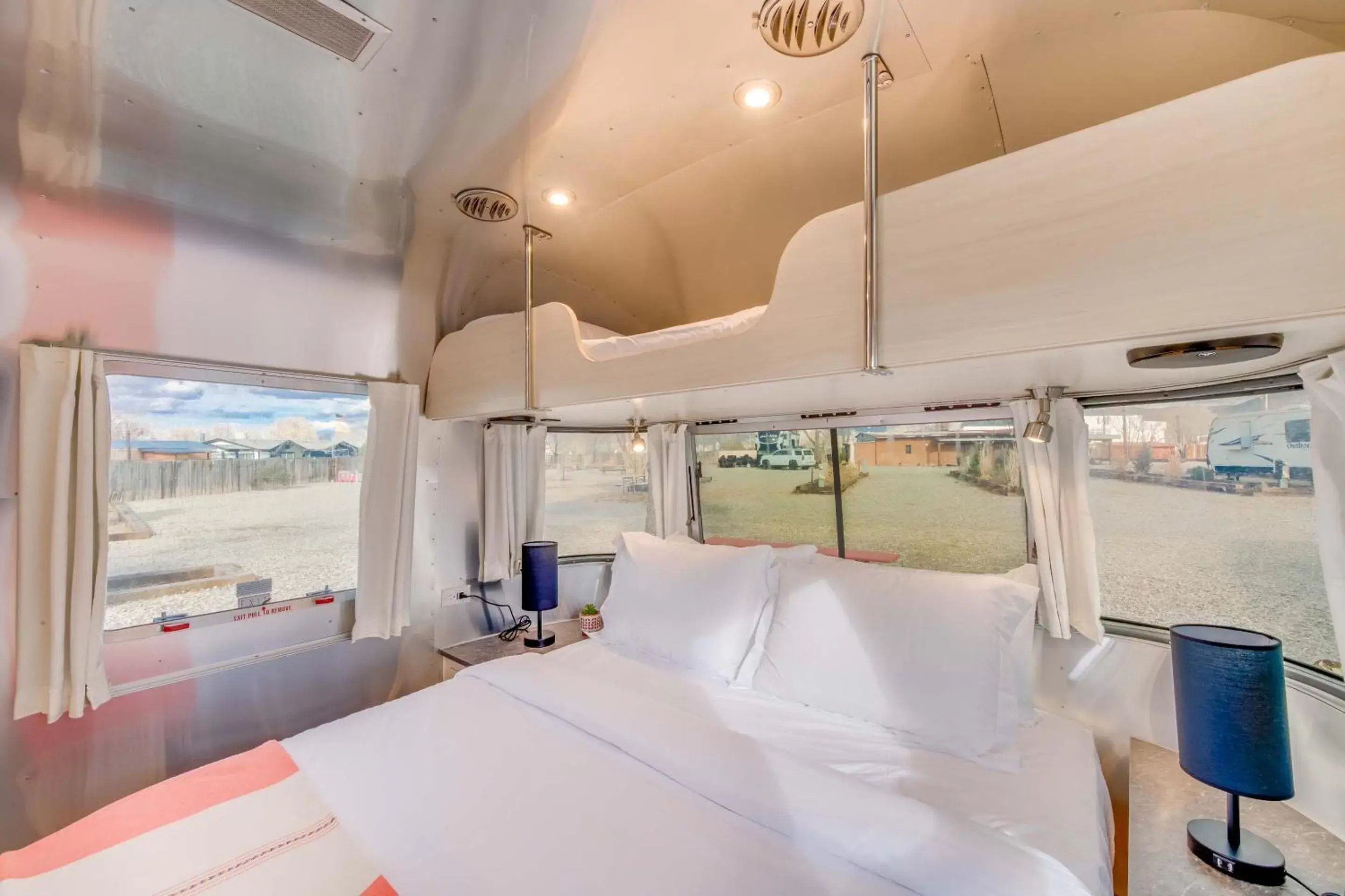 Bedroom in Taos Motor Lodge