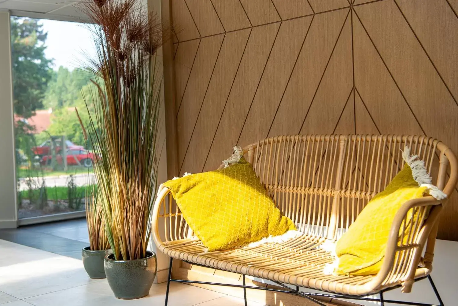 Living room in Best Western Hotel du Lac Dunkerque- Restaurant ouvert 7/7 midi et soir Living room in Best Western Hotel du Lac Dunkerque- Restaurant ouvert 7/7 midi et soir