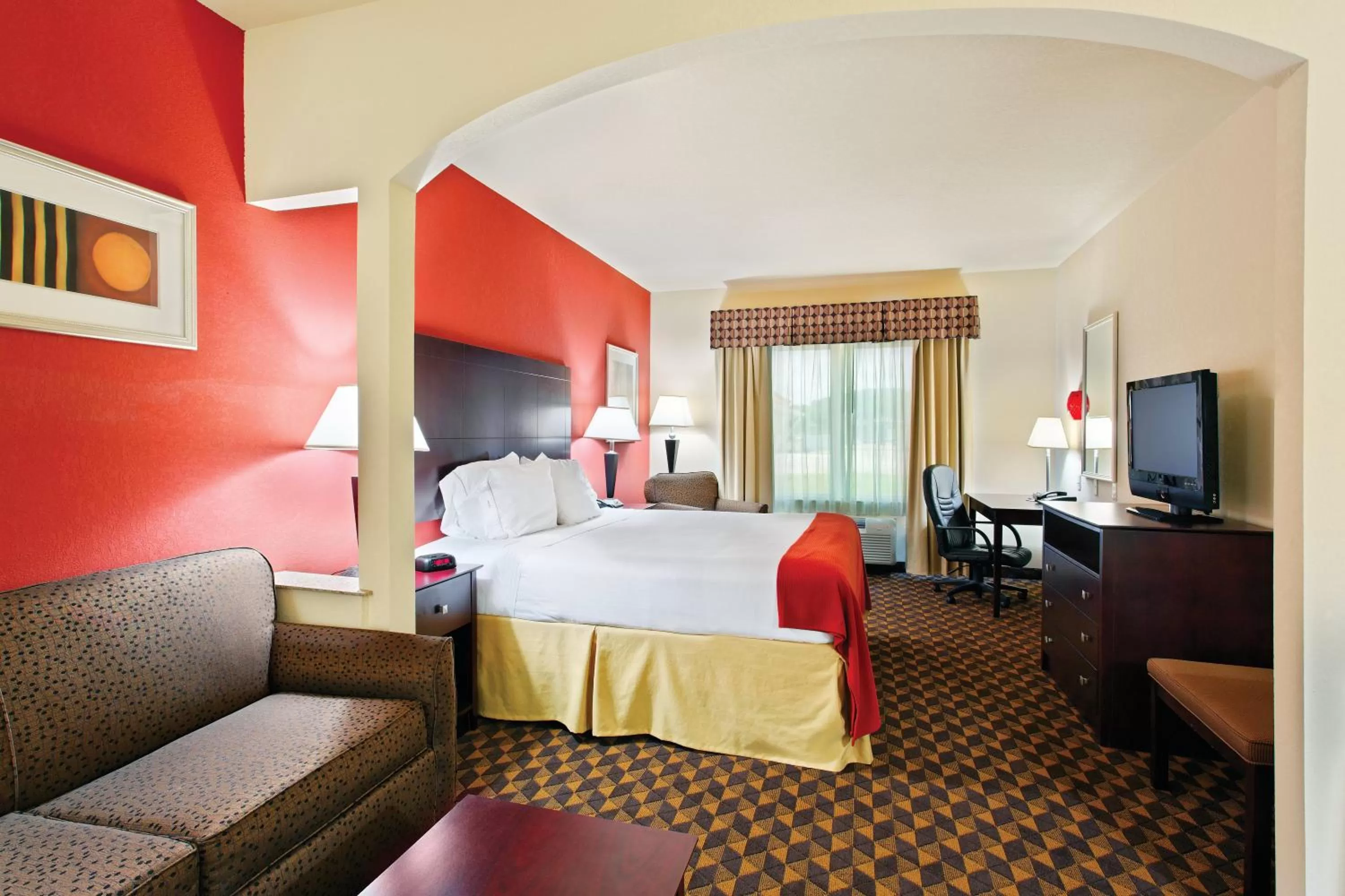 Photo of the whole room, Bed in Holiday Inn Express & Suites Malvern, an IHG Hotel