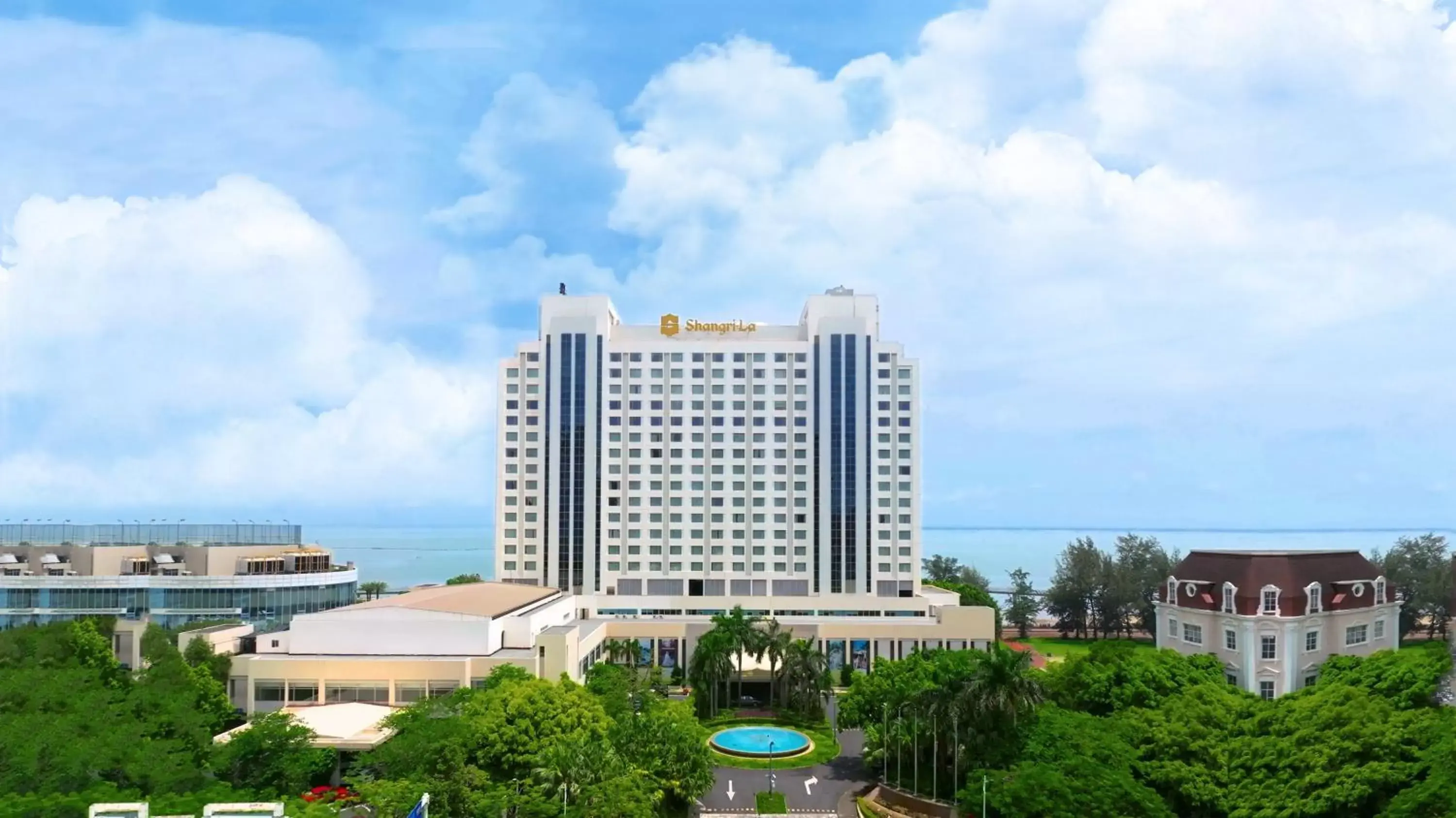 Property building in Shangri-La Beihai Property building in Shangri-La Beihai