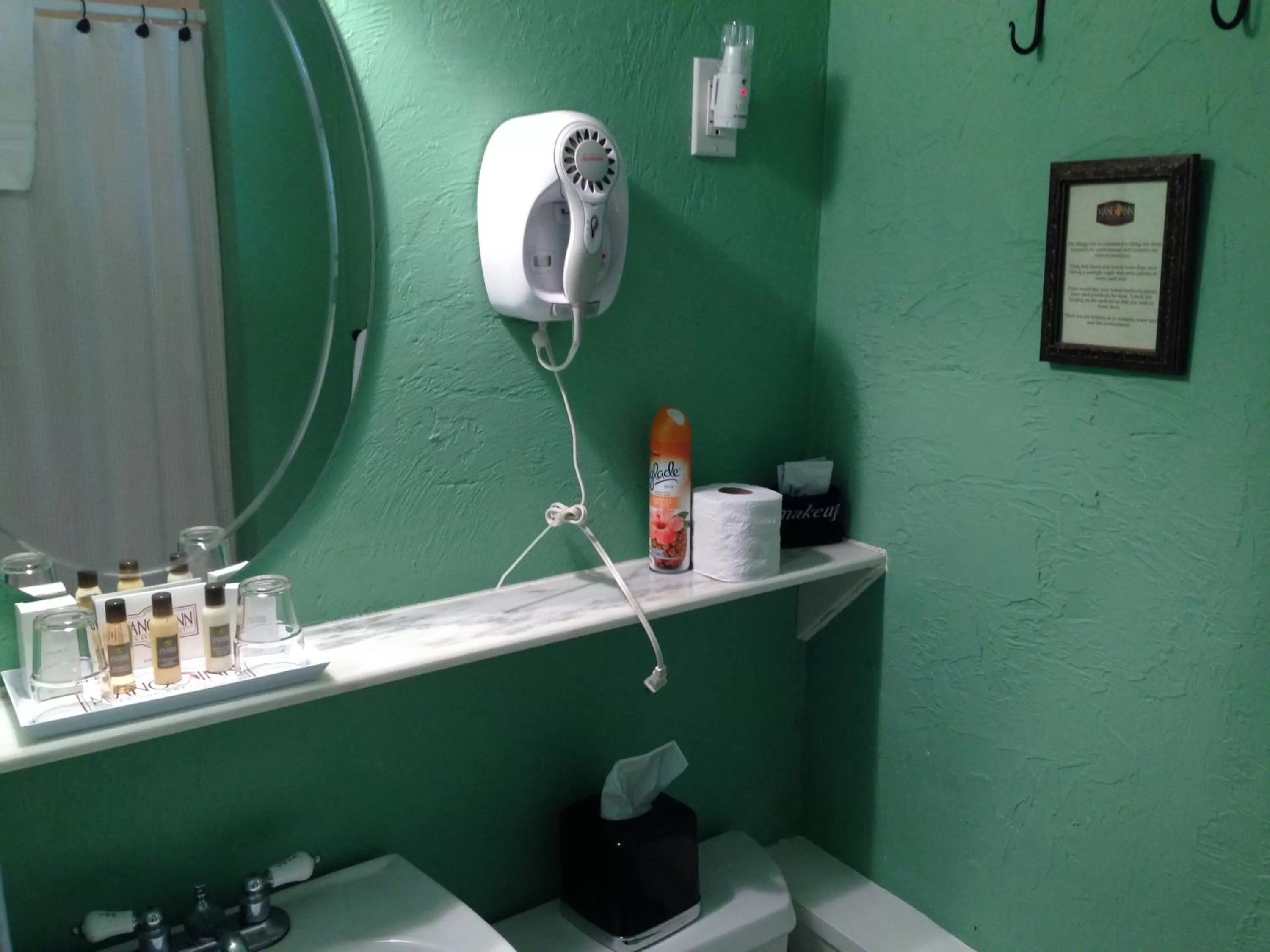 Bathroom in Mango Inn Bed and Breakfast