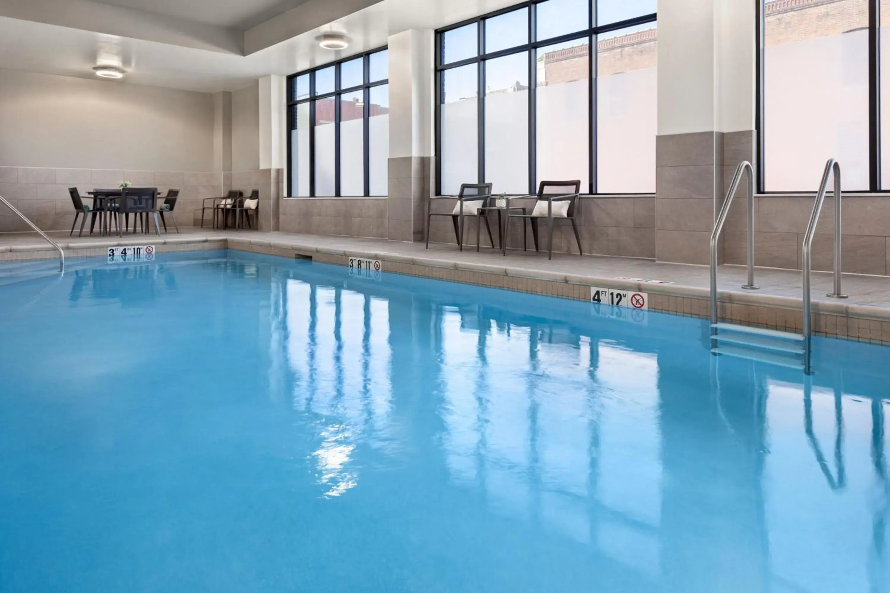 Swimming Pool in Courtyard by Marriott Owatonna Downtown